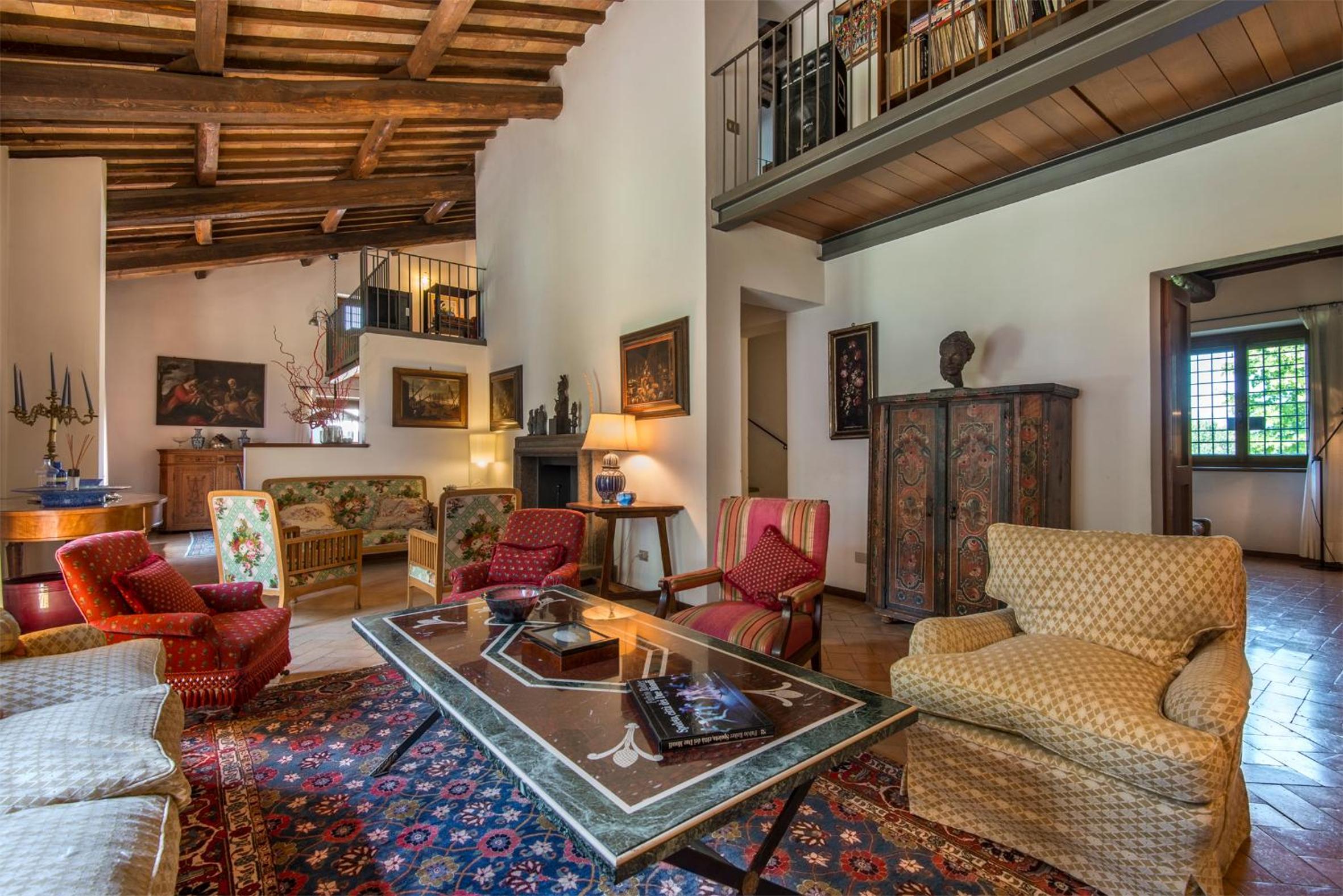 Villa photo 1