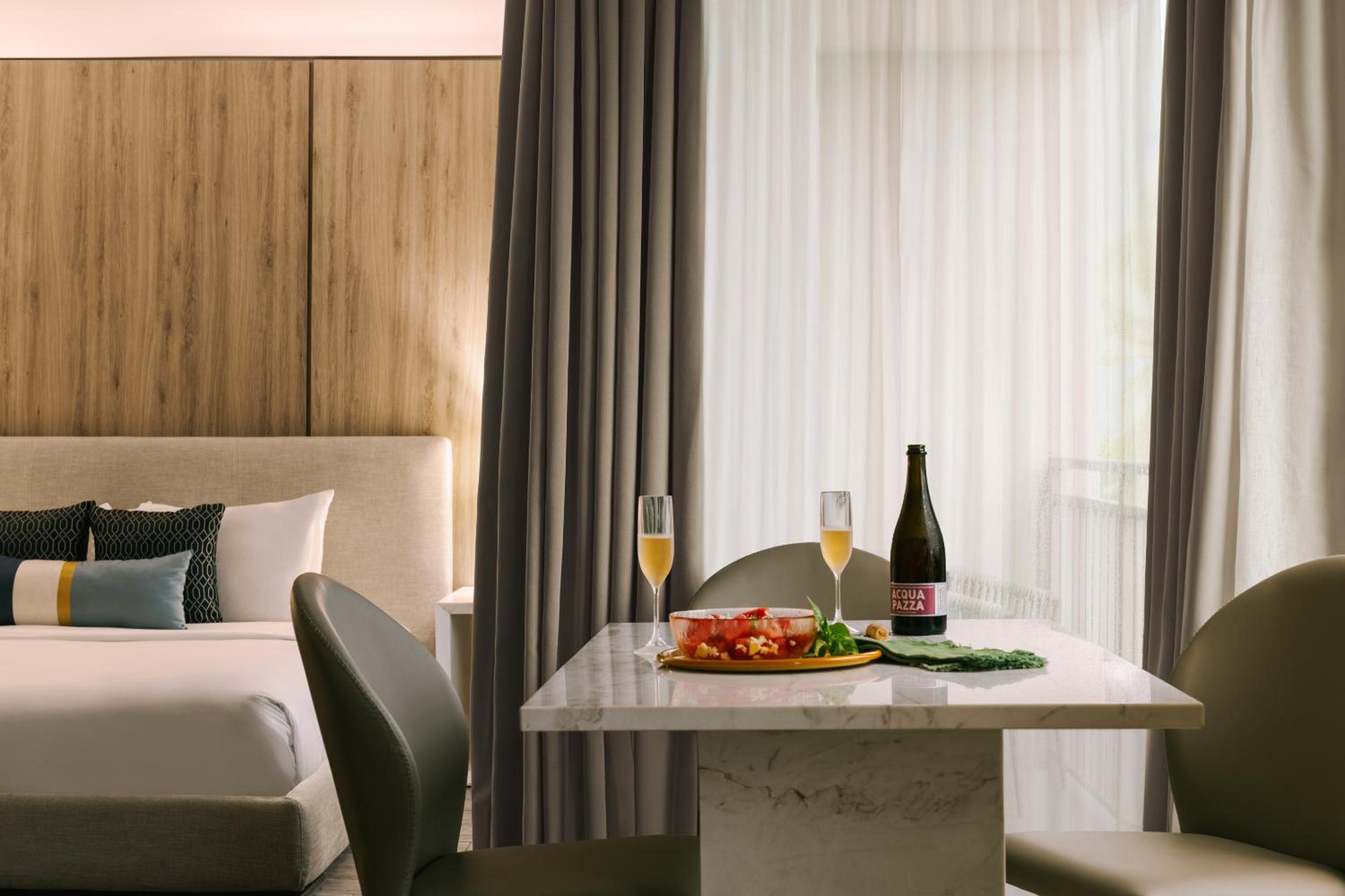 Family Suite, Partial Ocean View (Self Check-in with Virtual Front Desk)