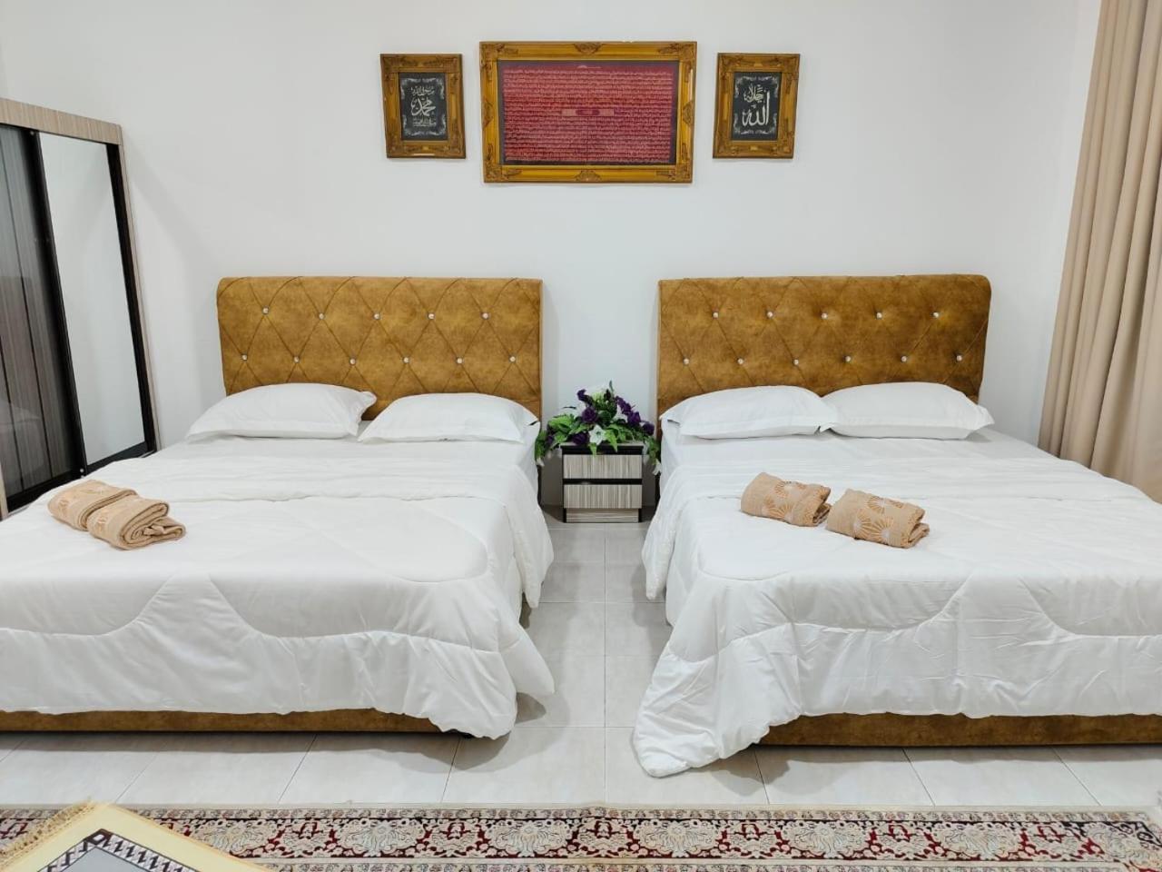 Four-Bedroom House photo 2