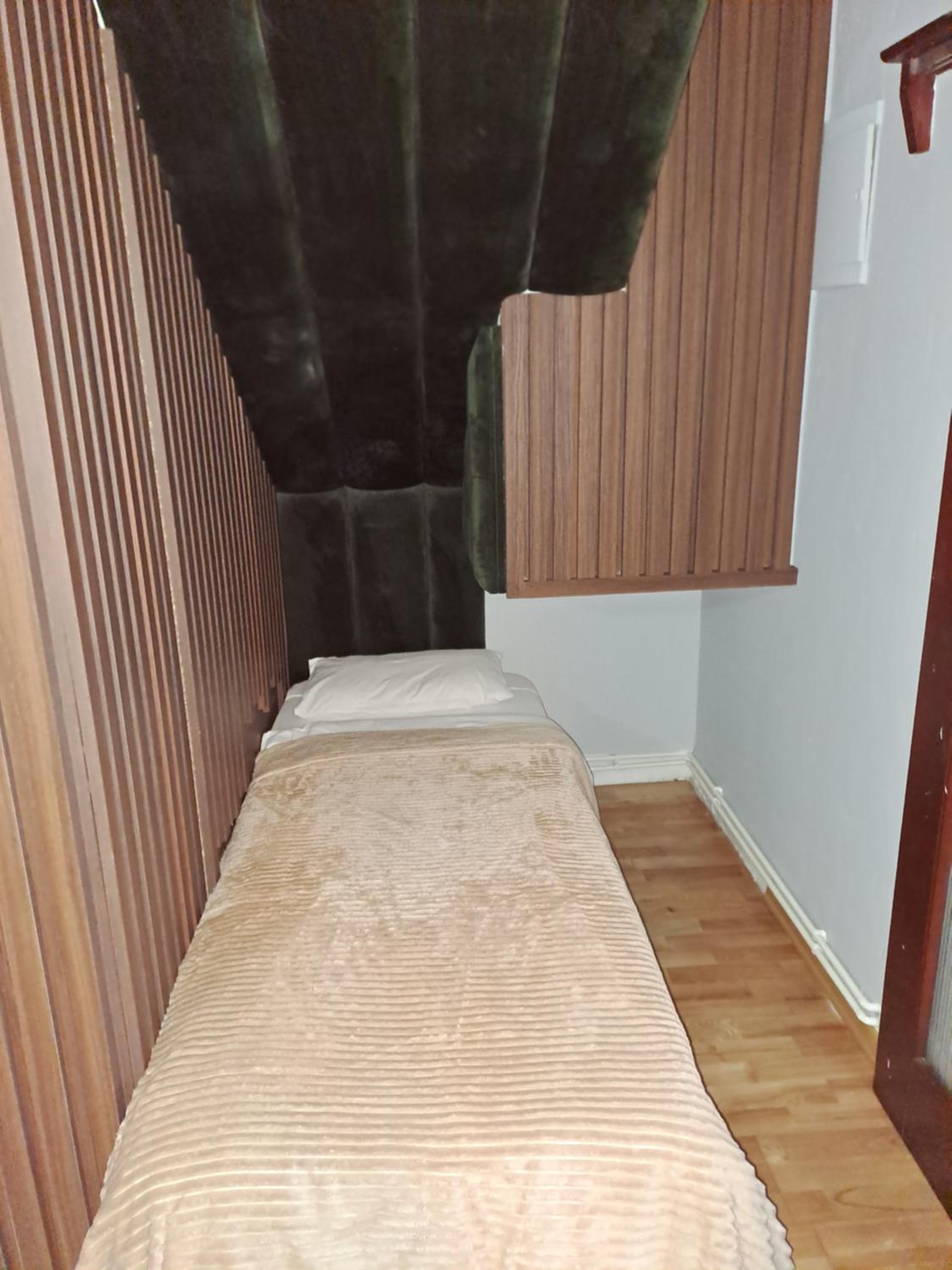 One-Bedroom Apartment - Photo 13
