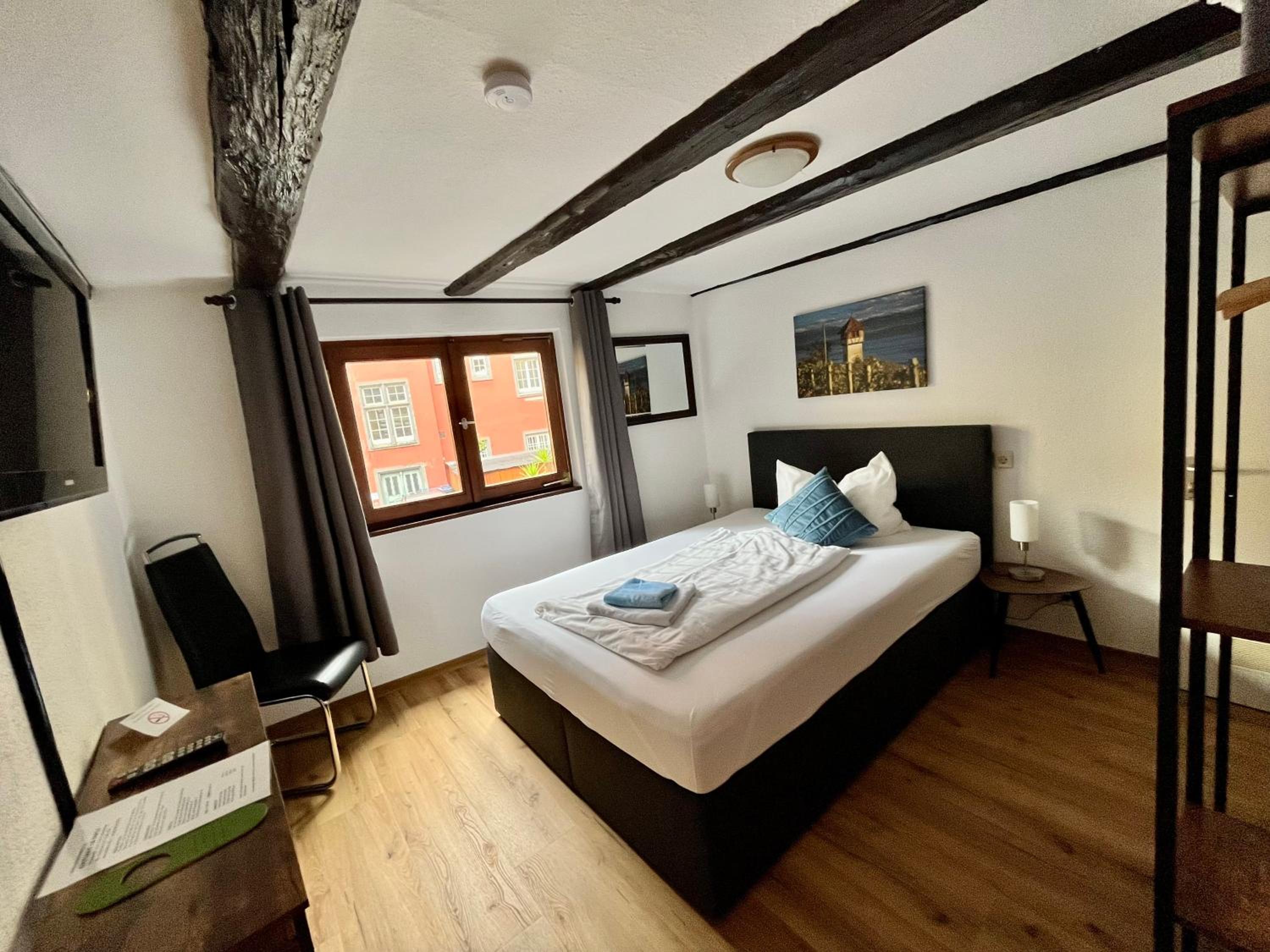 Small Double Room photo 1