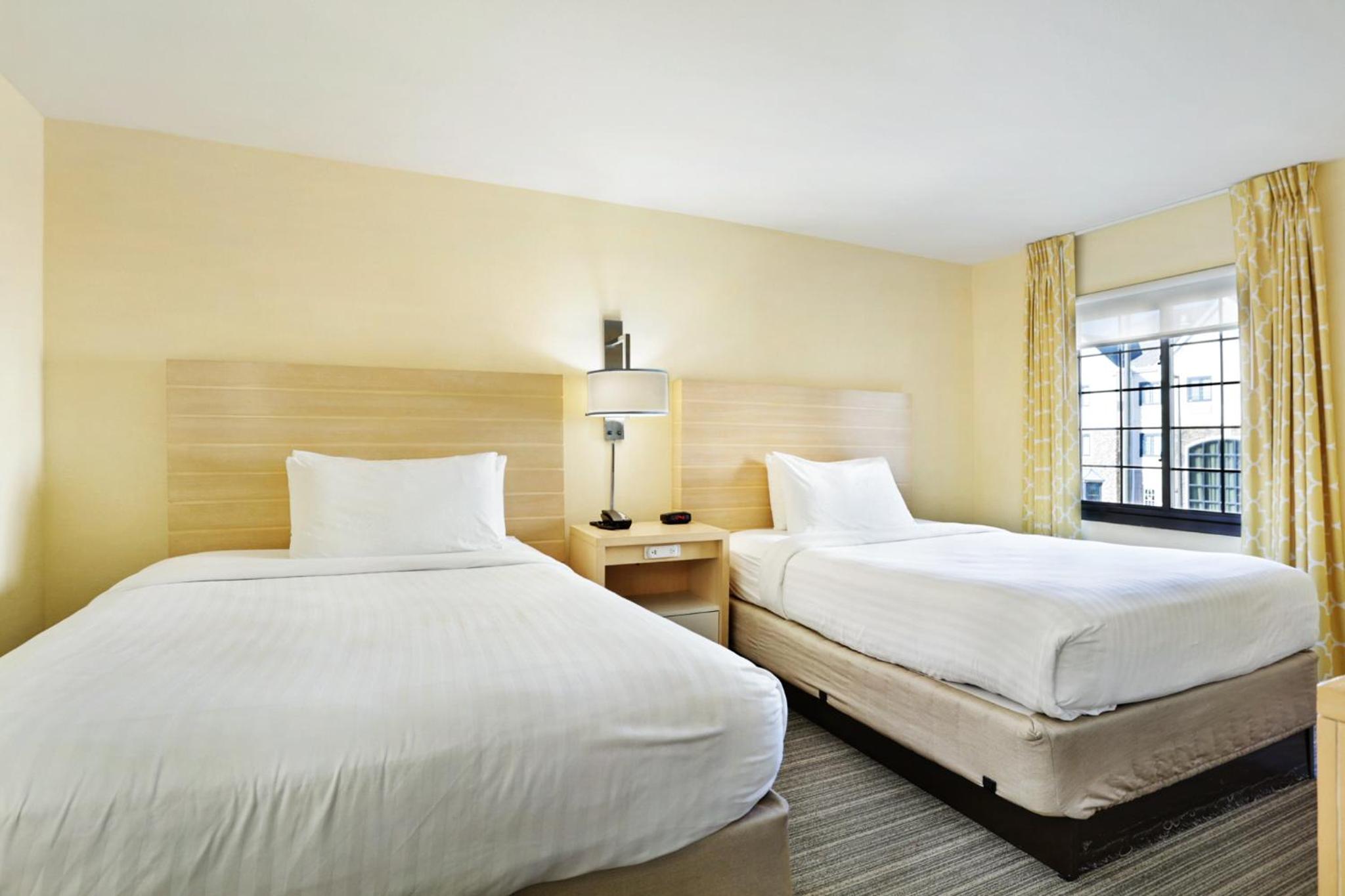 Two-Bedroom Suite with One King Bed and Two Queen Beds - Photo 30