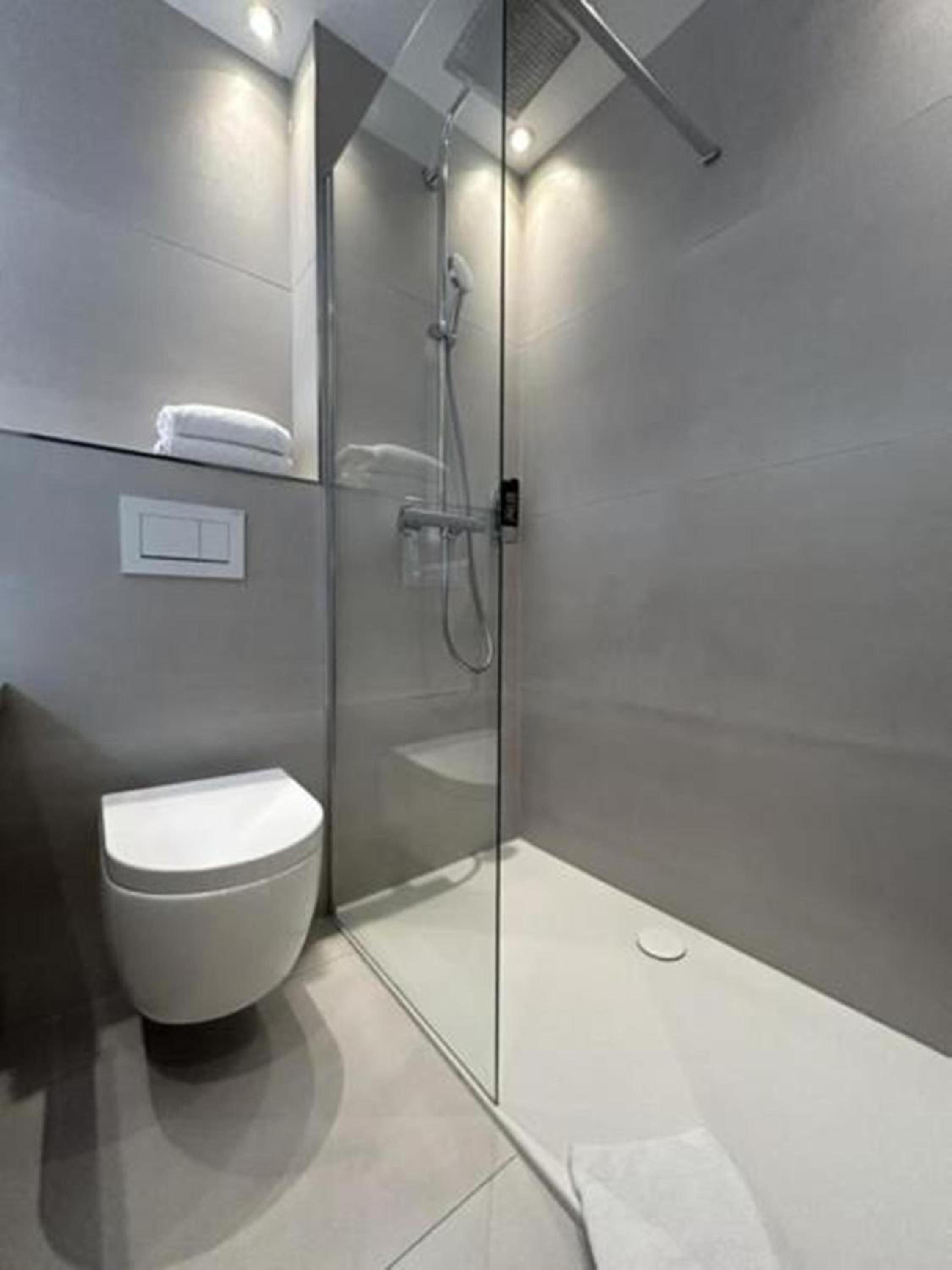 Double Room - Photo 6