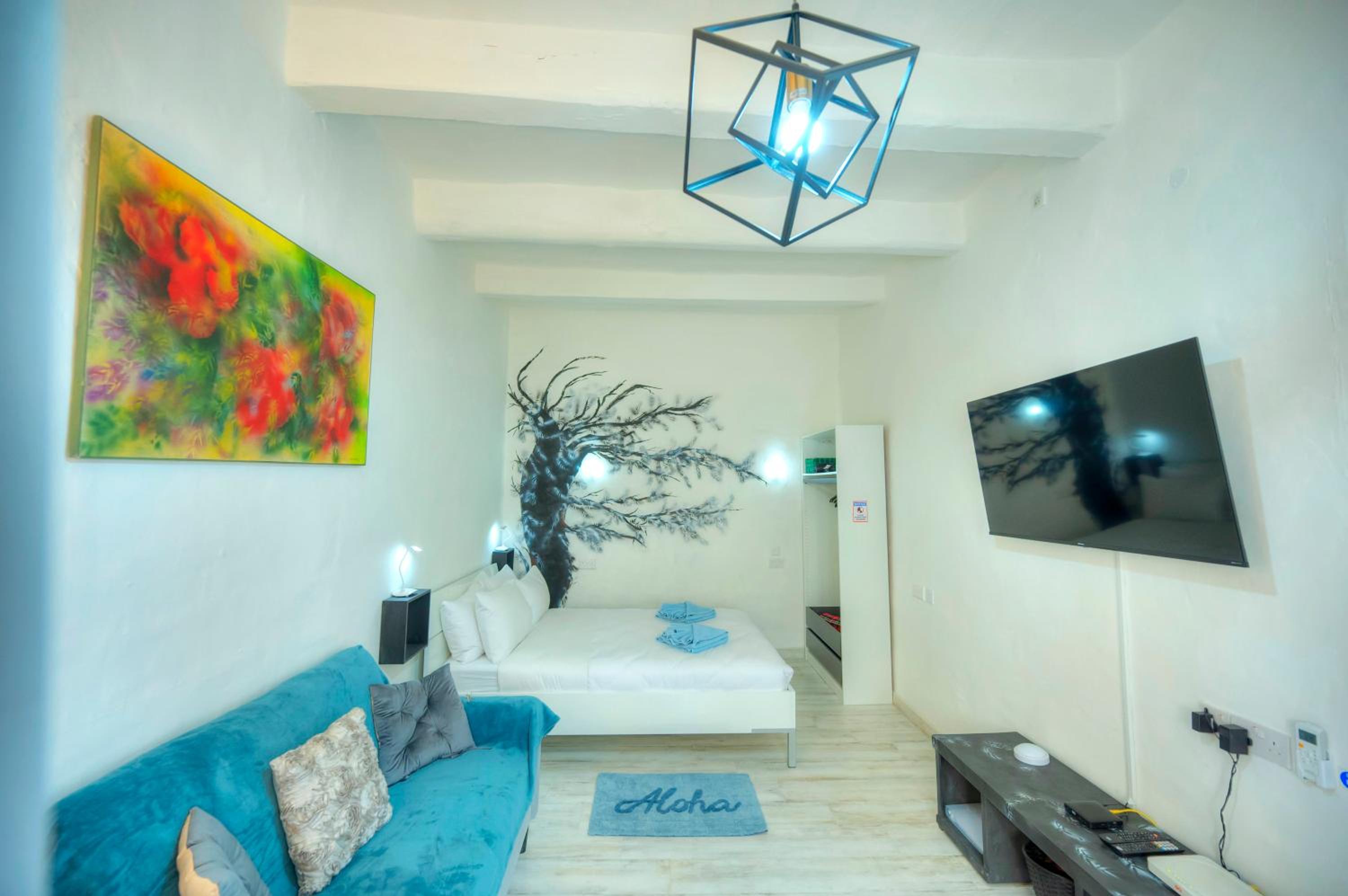 One-Bedroom Apartment