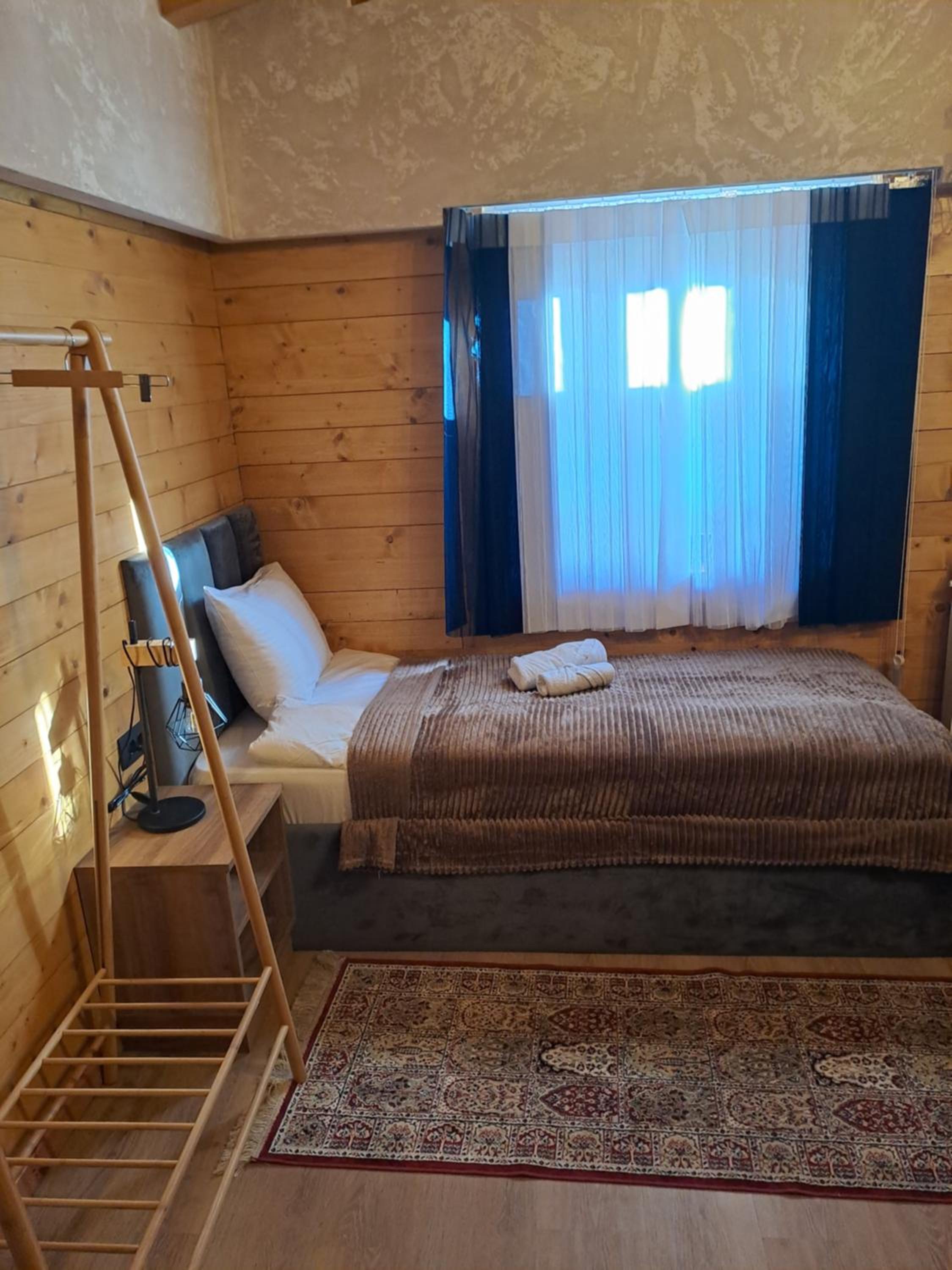 Superior Triple Room - Photo 8