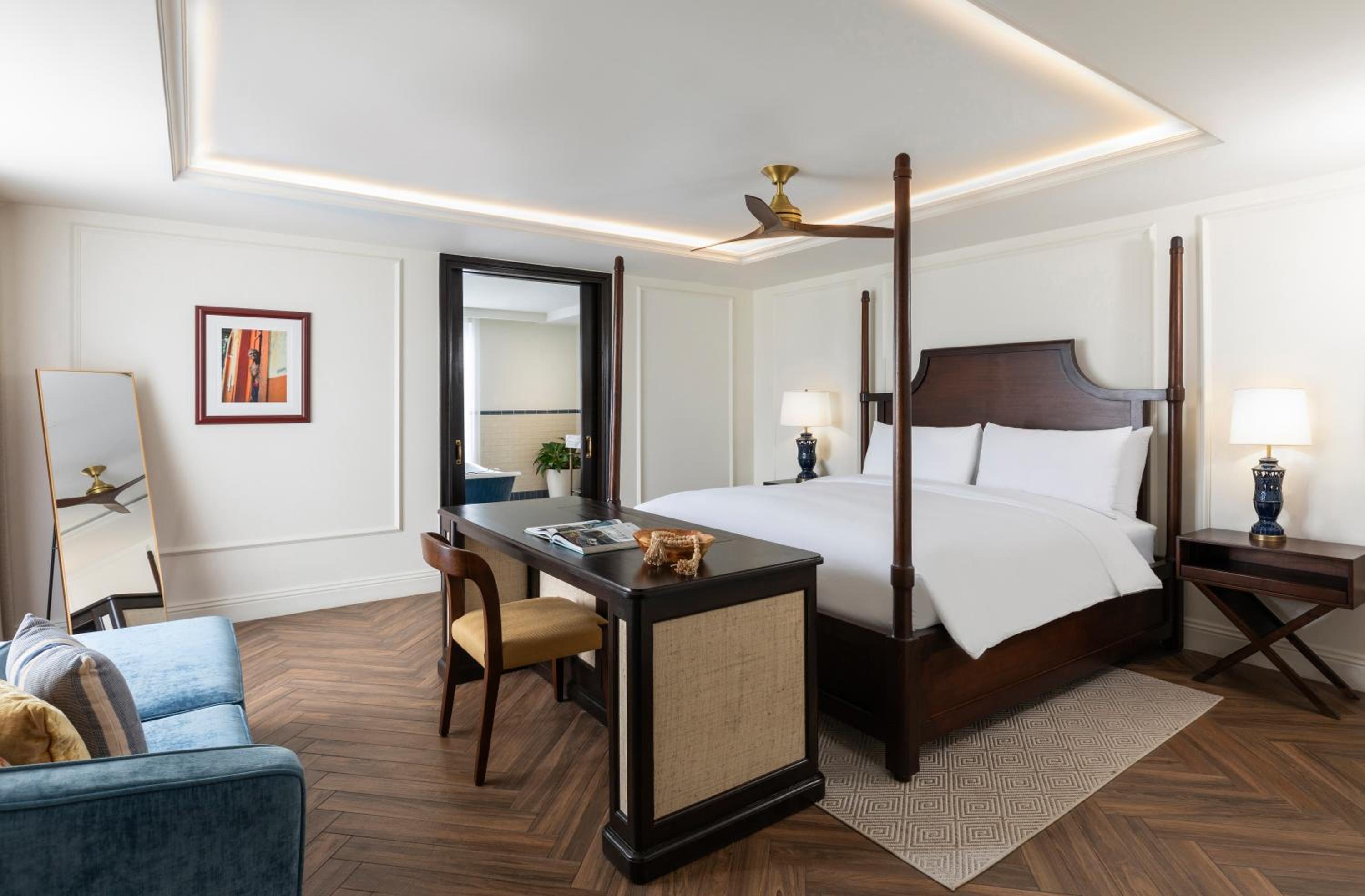 Luxury Queen Room with View