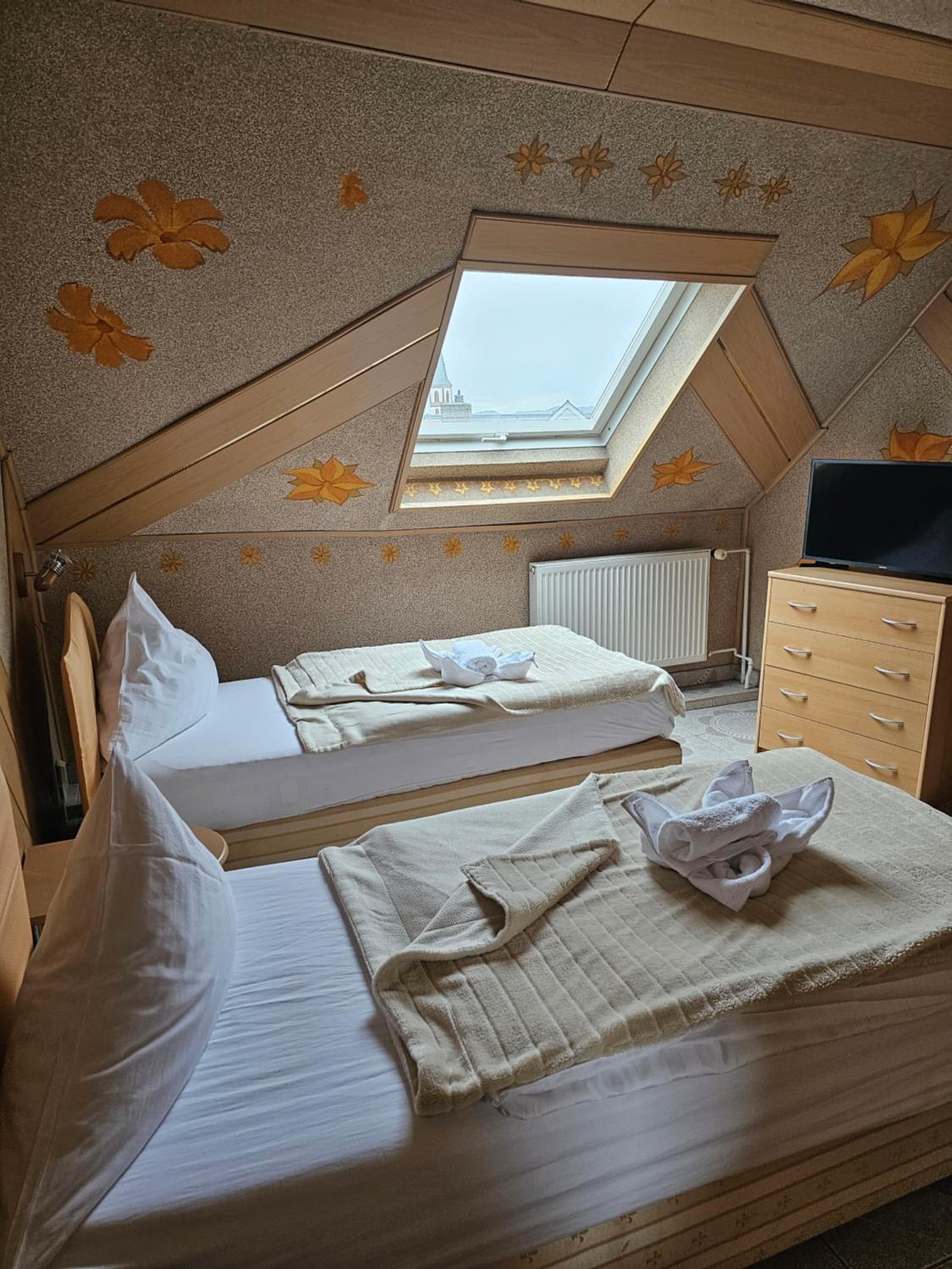 Quadruple Room - Photo 3