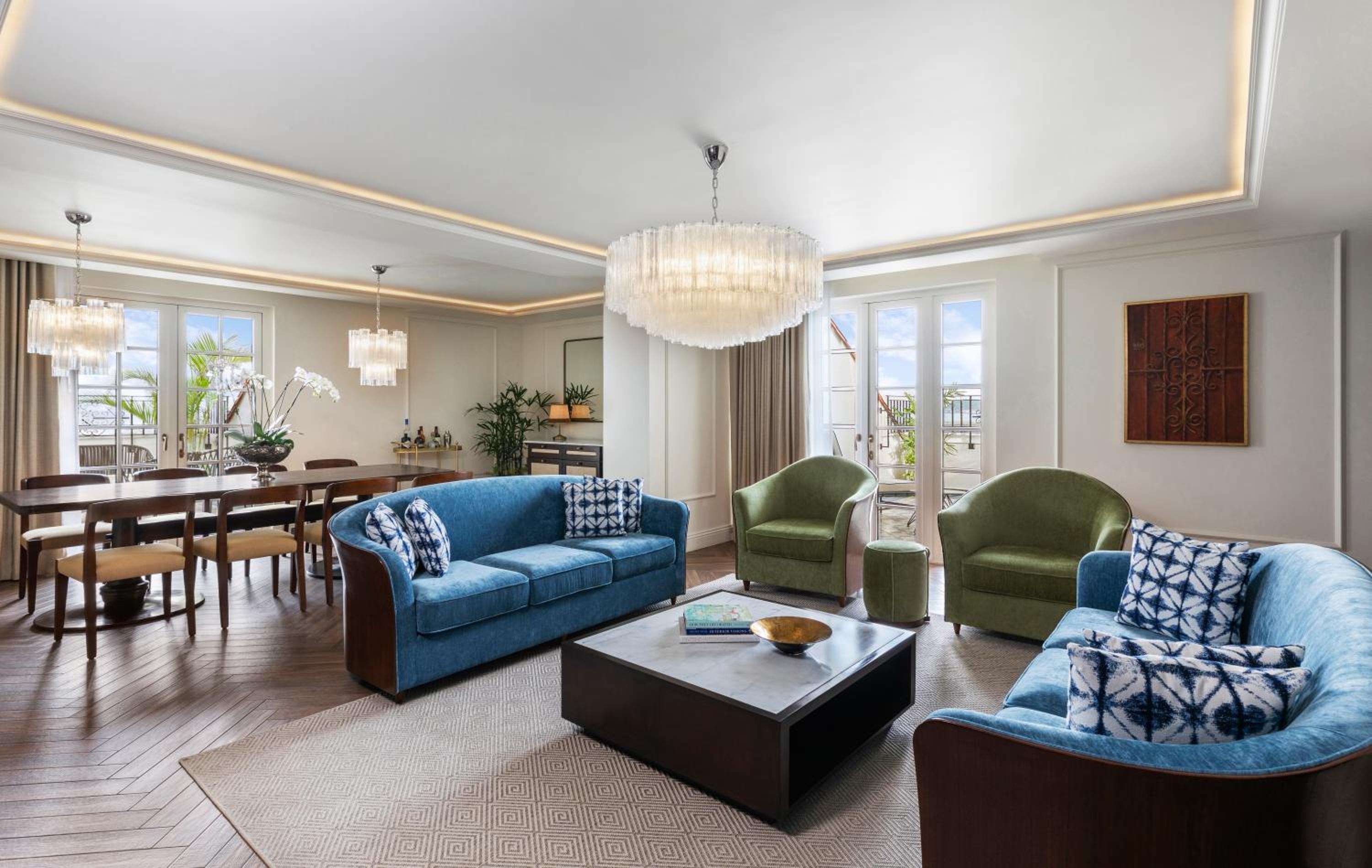 Luxury Queen Room with View