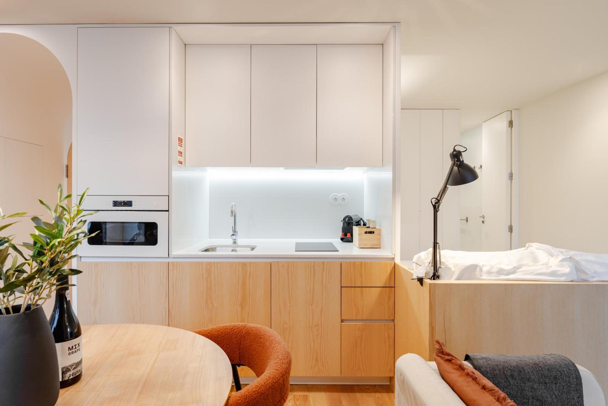 Studio Apartment - Photo 8