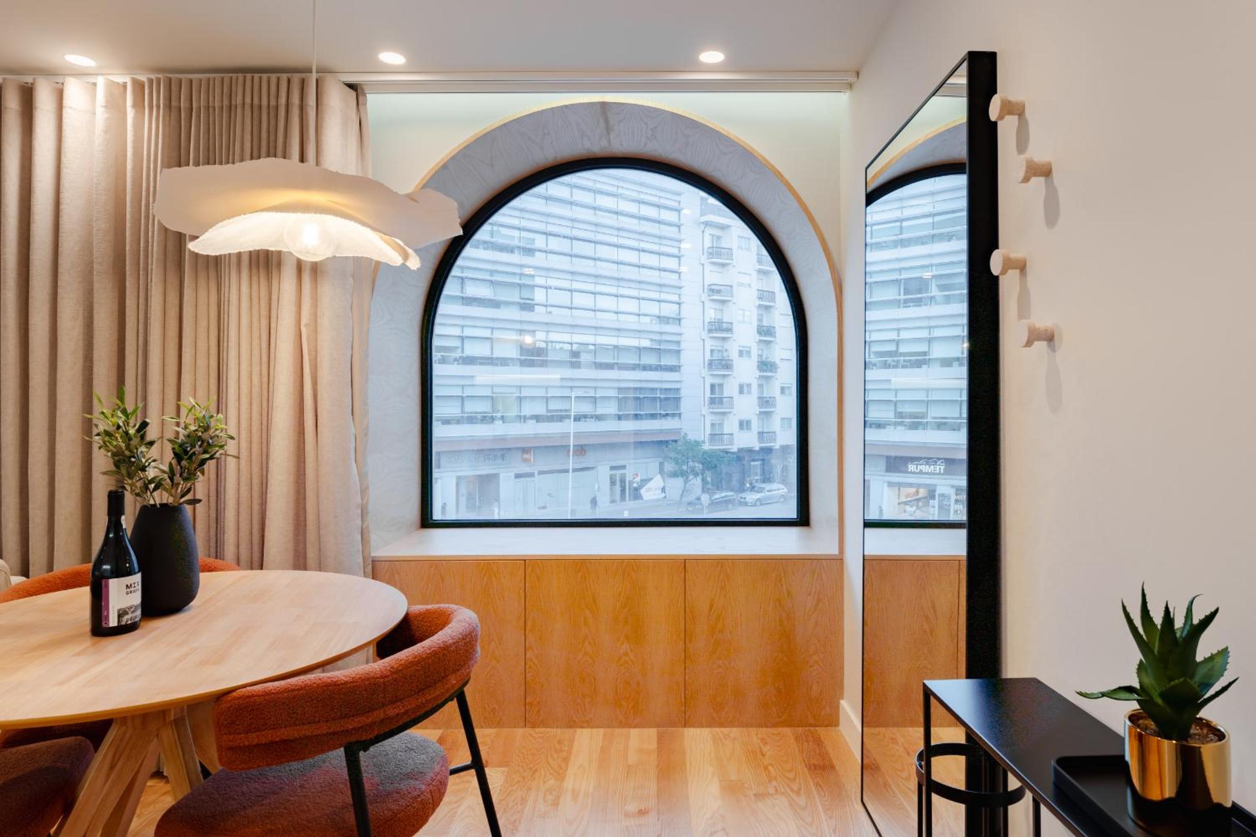 Studio Apartment - Photo 2