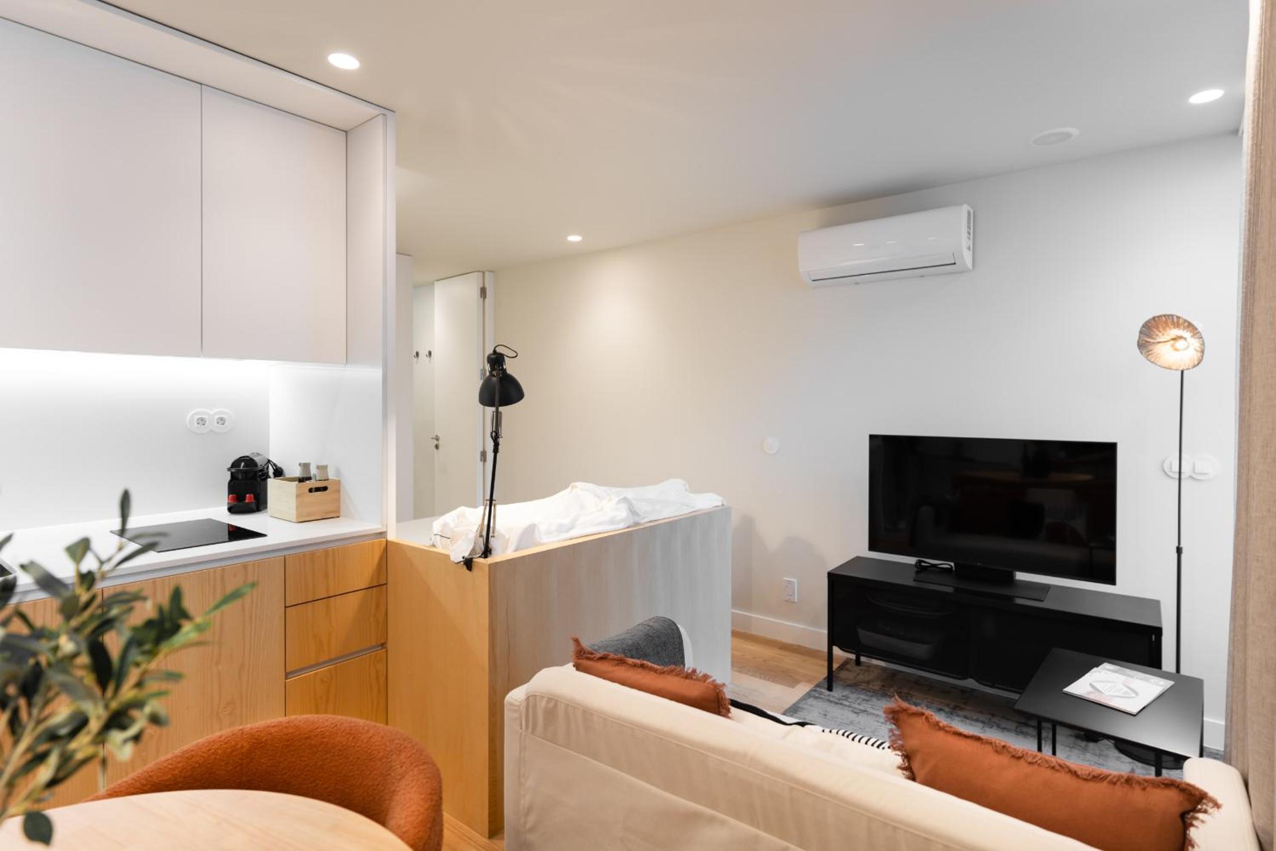 Studio Apartment - Photo 3