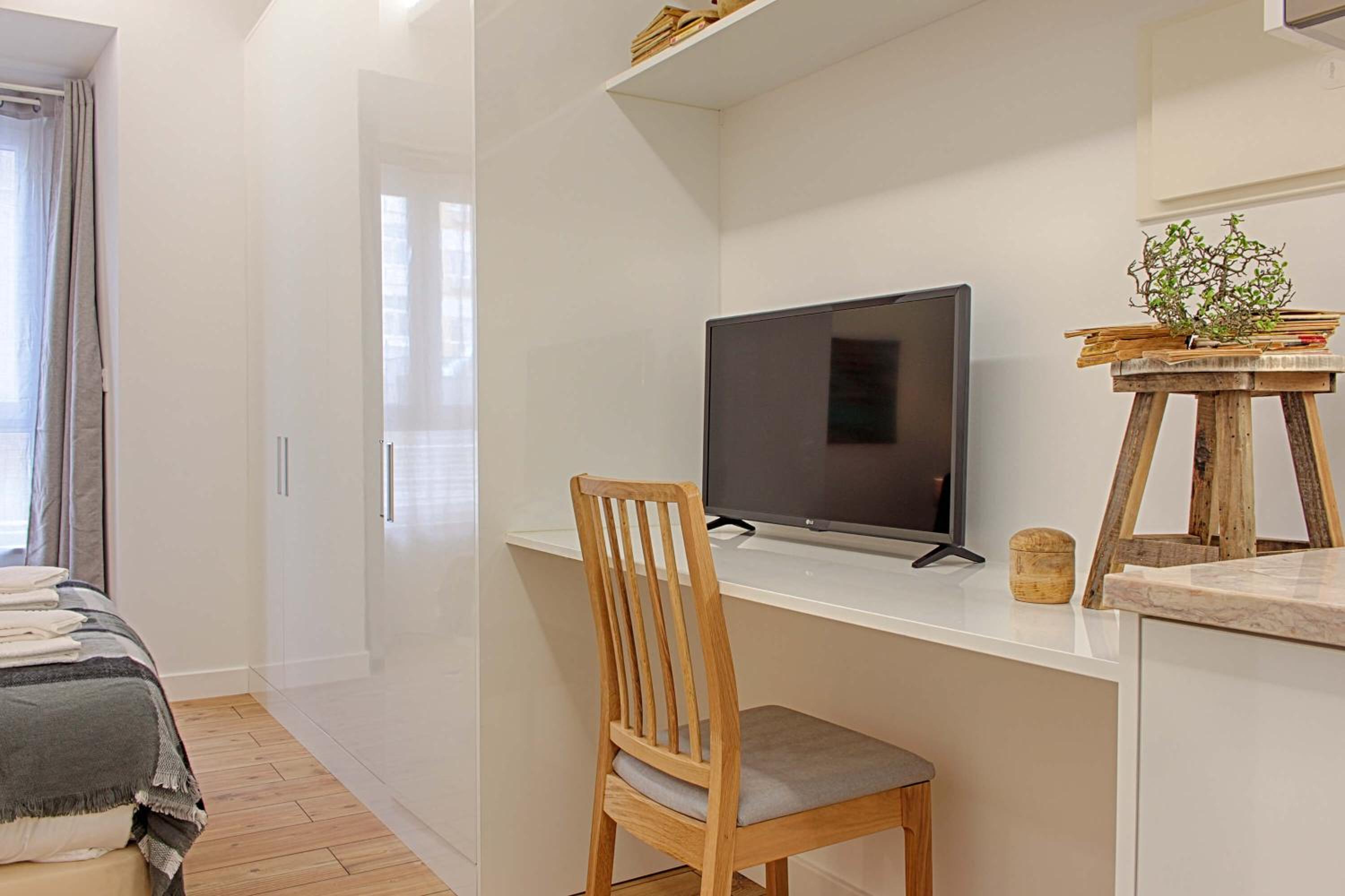 Deluxe Junior Suite - Photo 6
