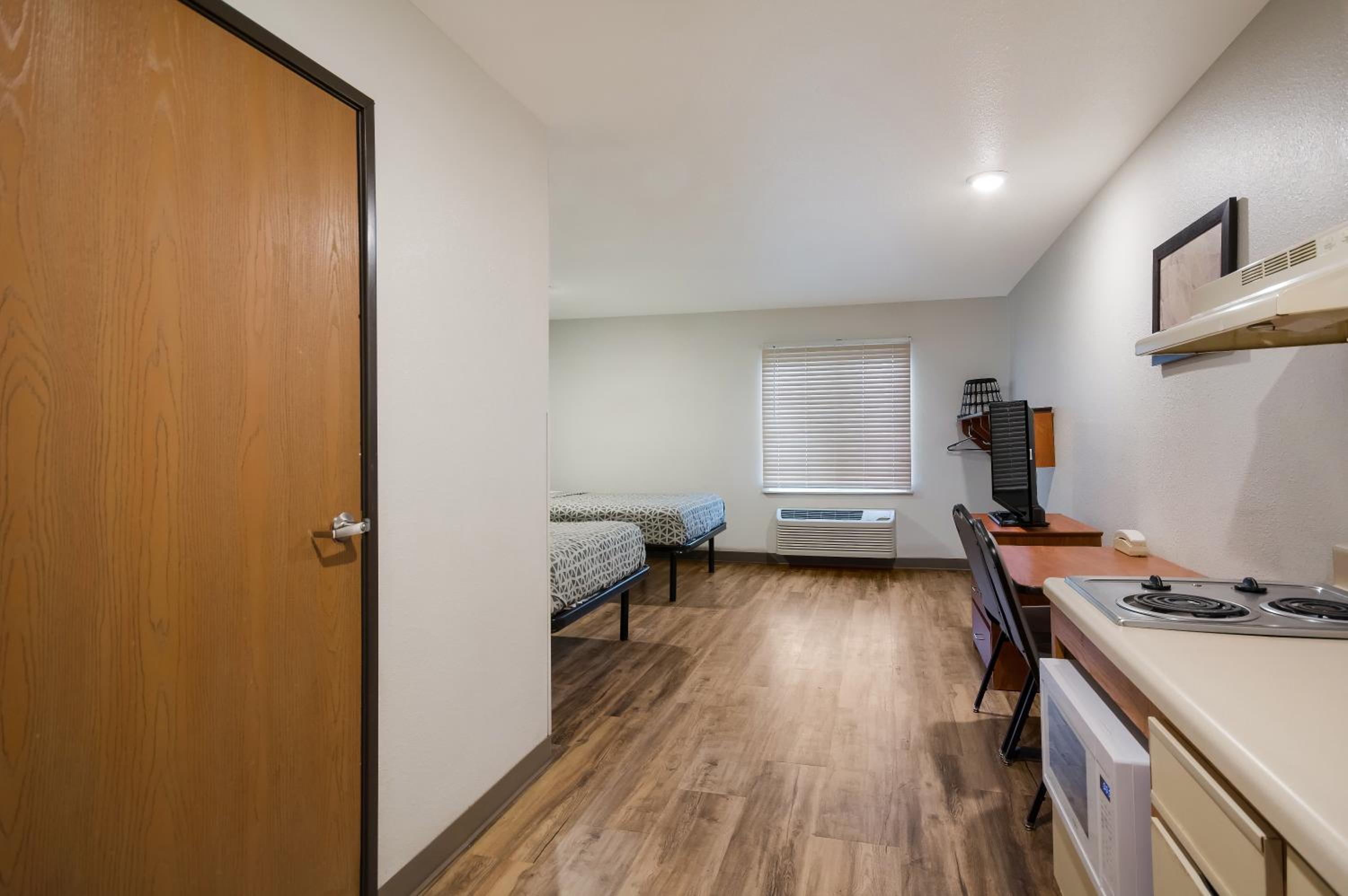 Double Room with Two Double Beds - Non-Smoking photo 3
