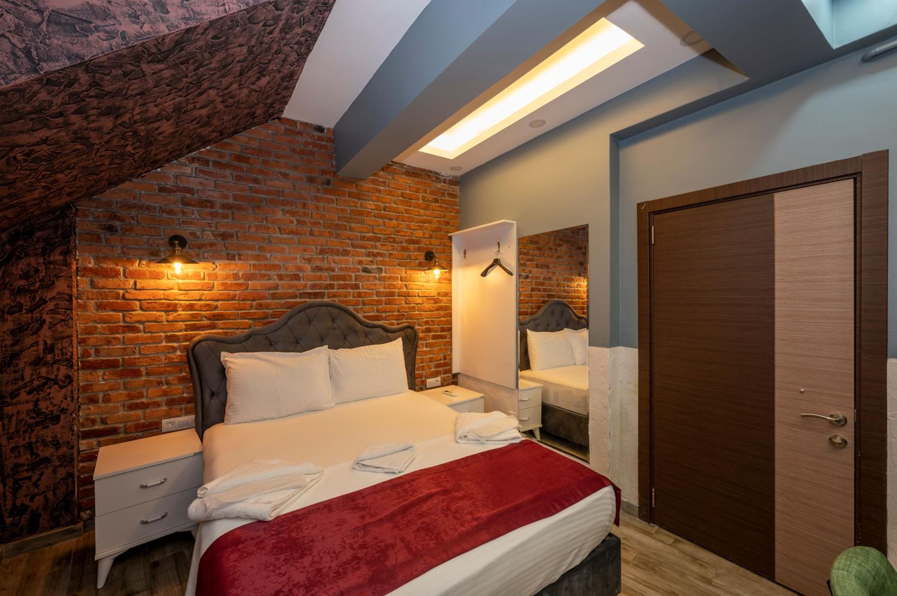 Economy Double Room photo 1