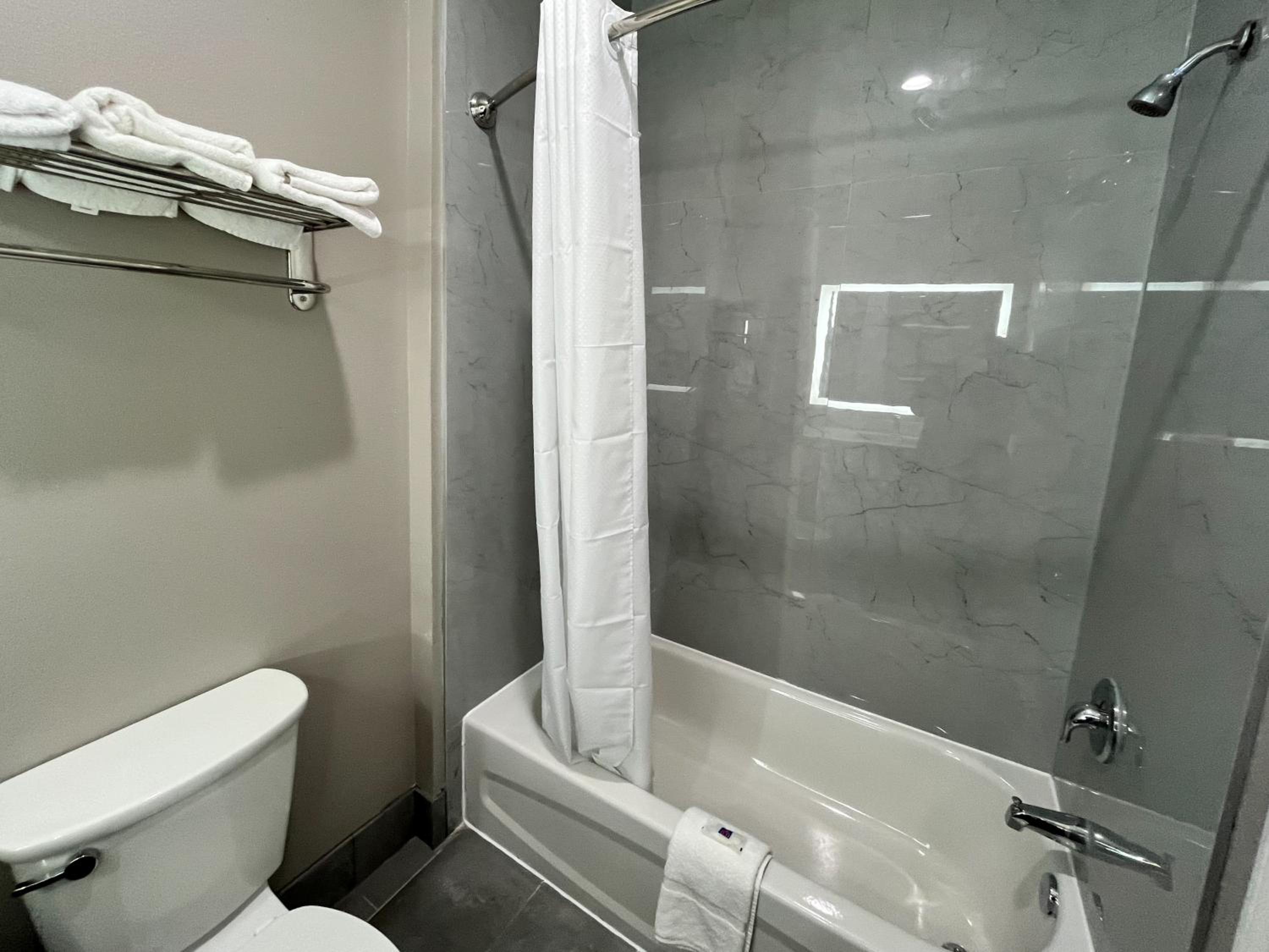 King Room - Non-Smoking - Photo 11