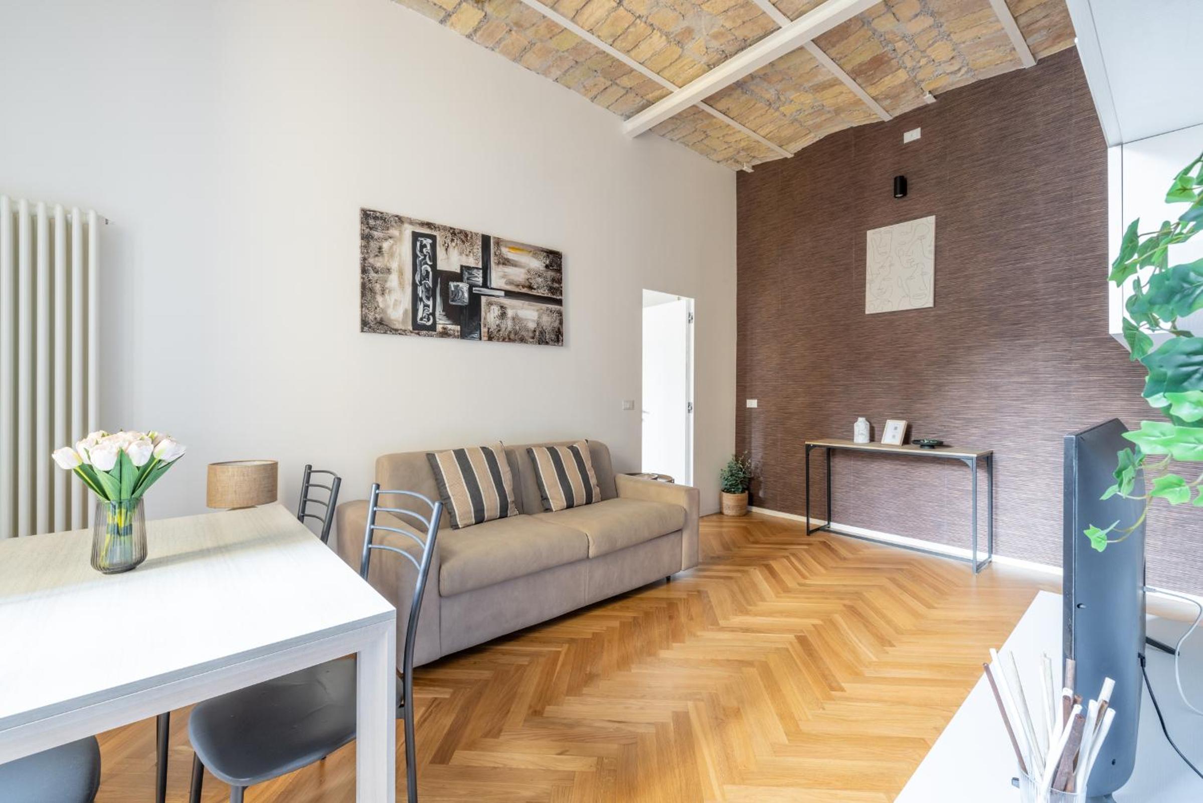 One-Bedroom Apartment photo 2