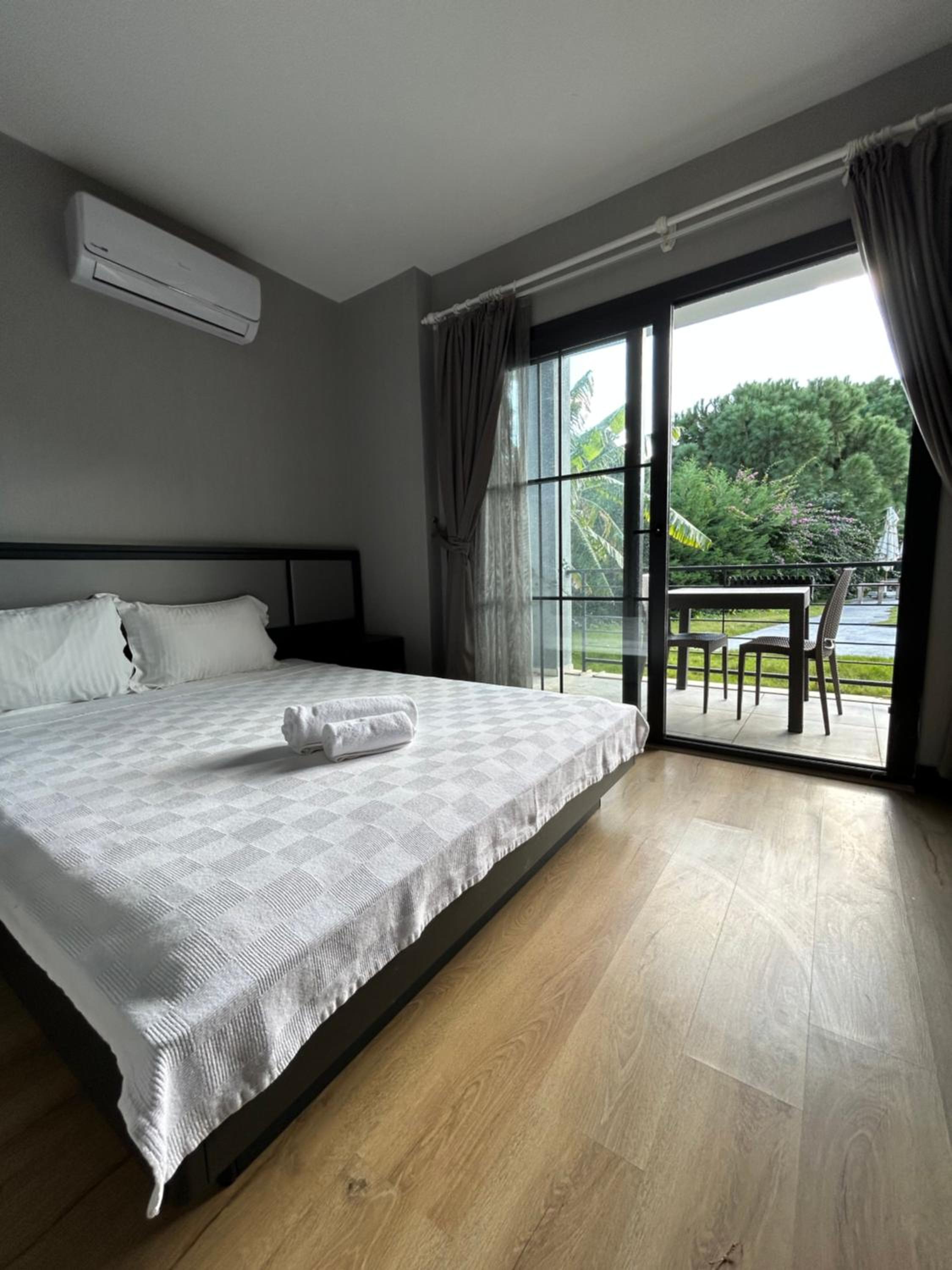 Deluxe Double Room with Balcony photo 1