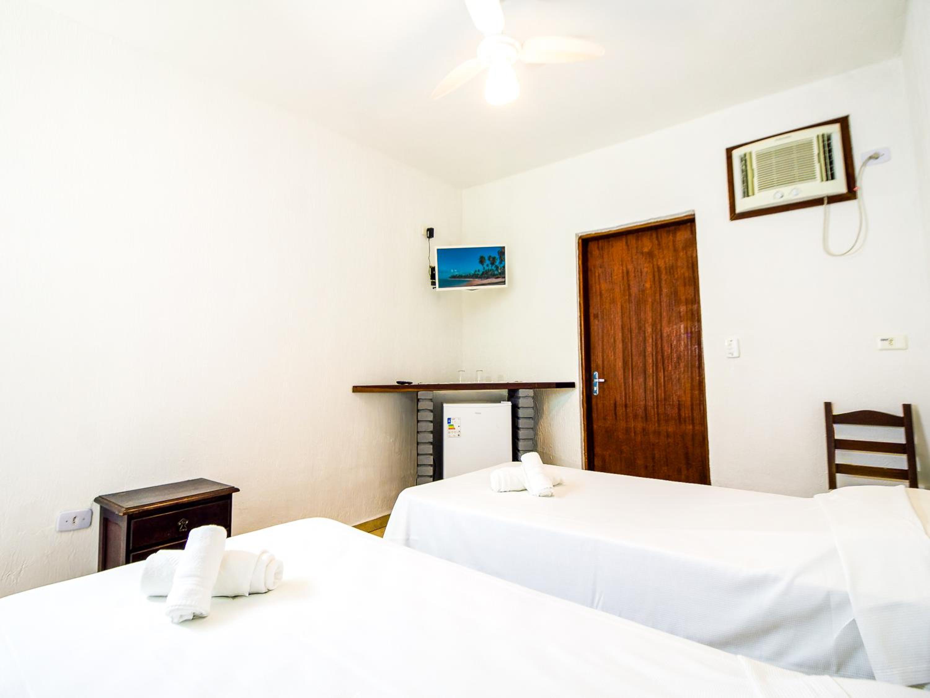 Economy Twin Room photo 1