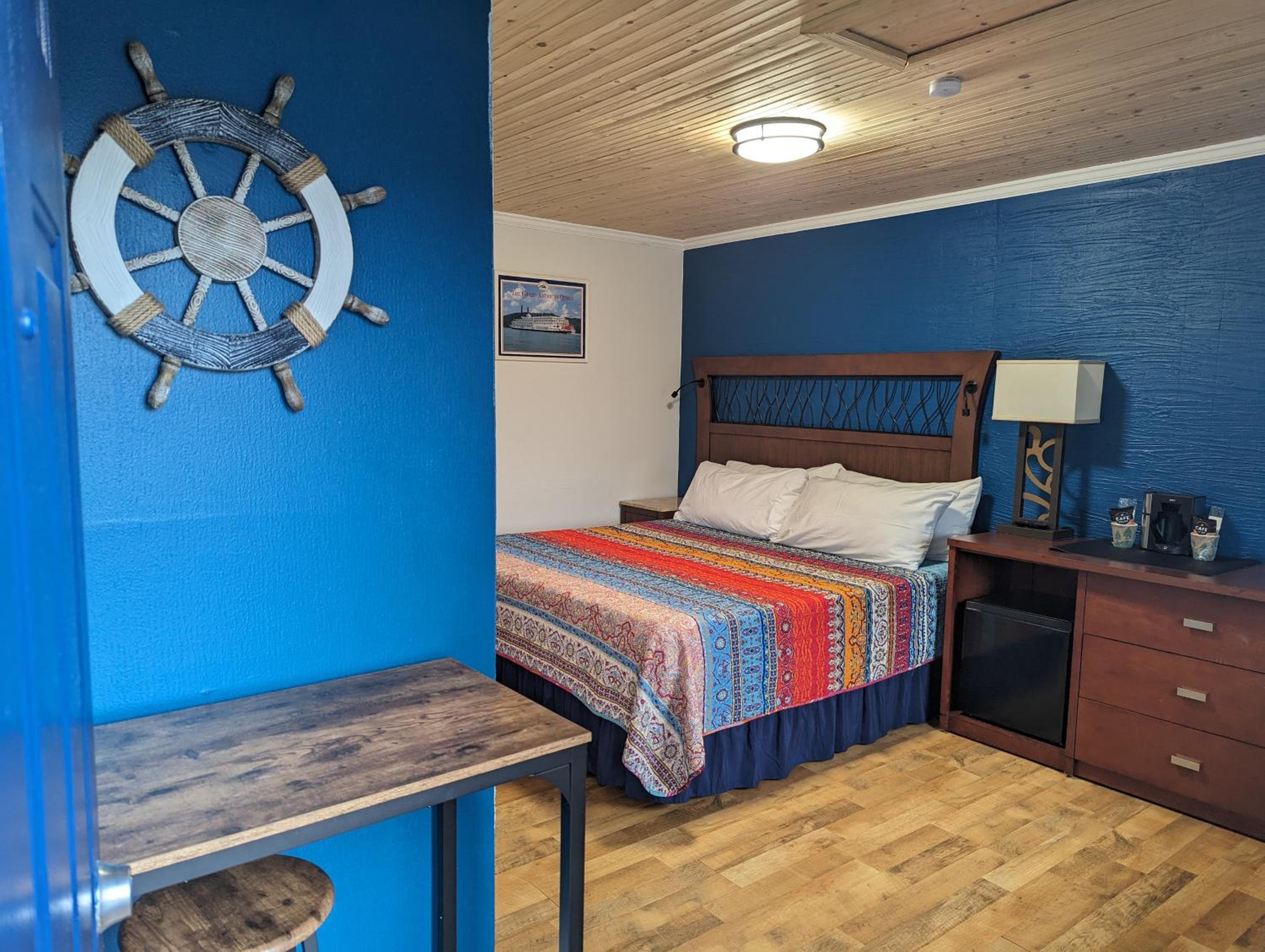 Deluxe King Room photo 1
