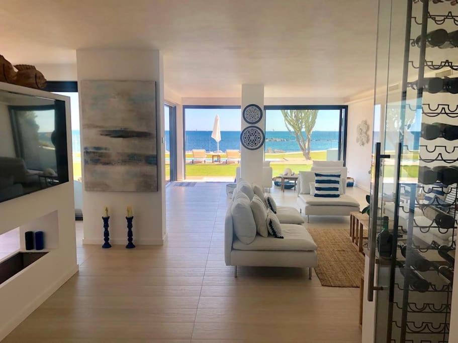 Villa - Beach Front