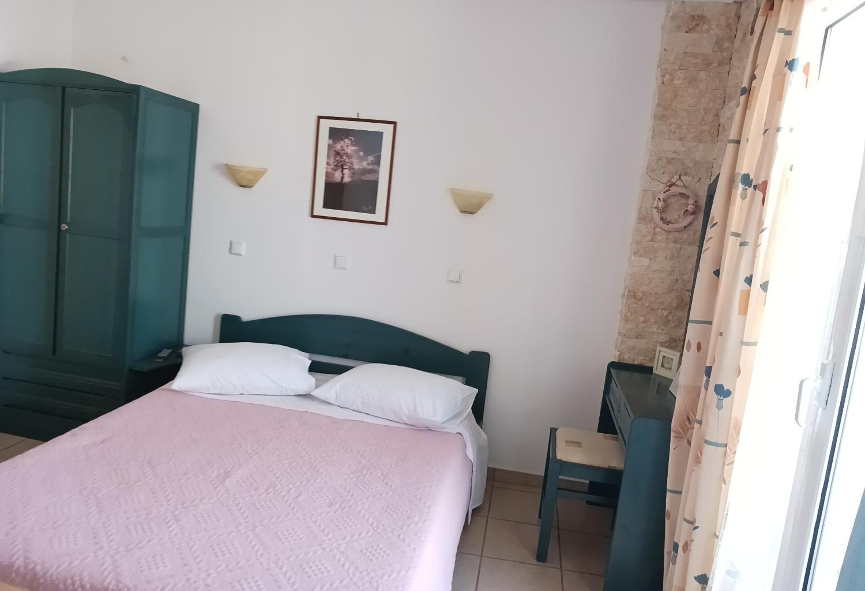 Standard Triple Room photo 2