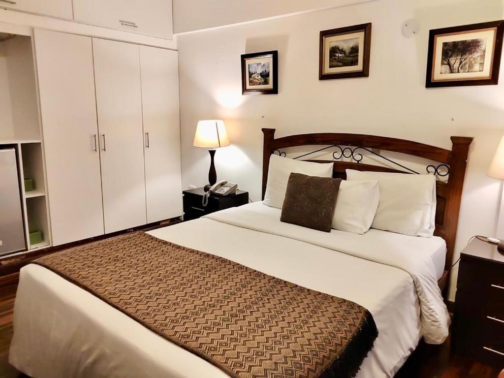 Double Room - Photo 16