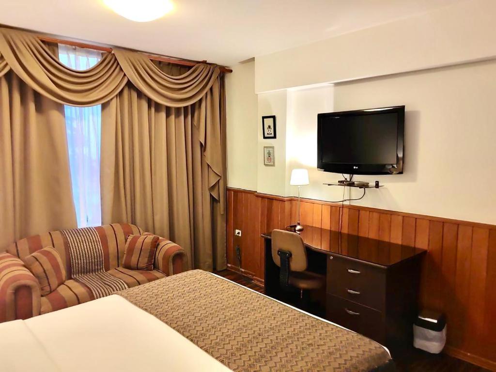 Double Room - Photo 18