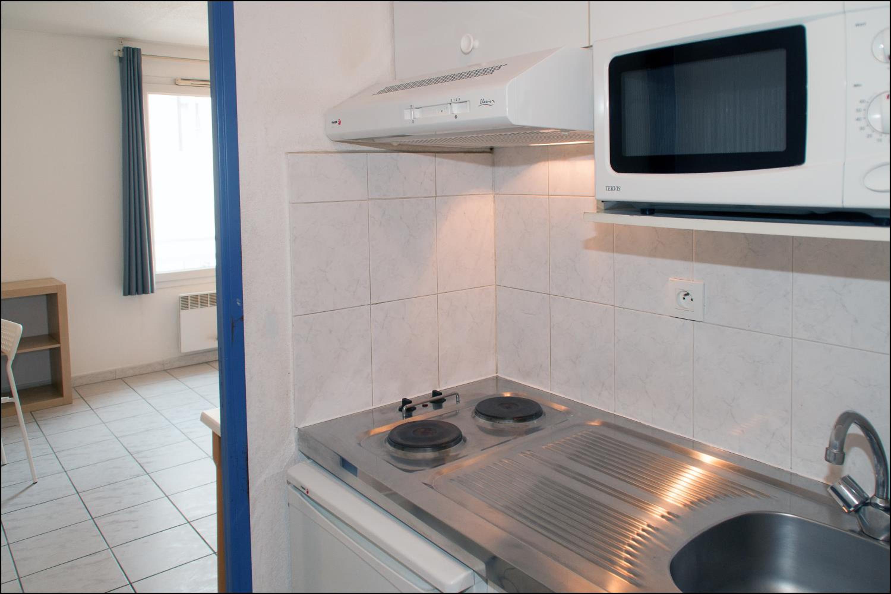 One-Bedroom Apartment - Photo 6