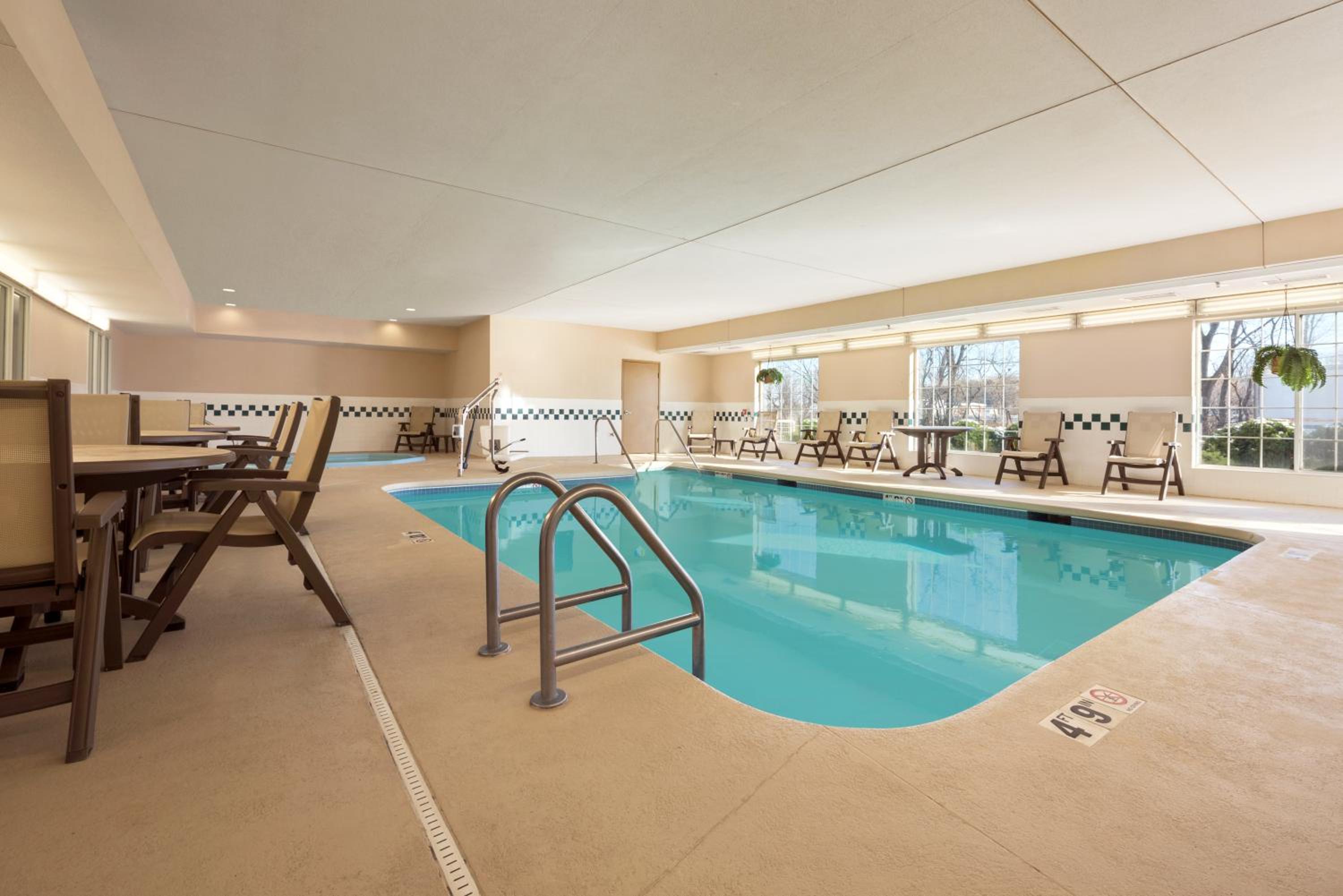 One-Bedroom King Suite - Non-Smoking - Photo 2
