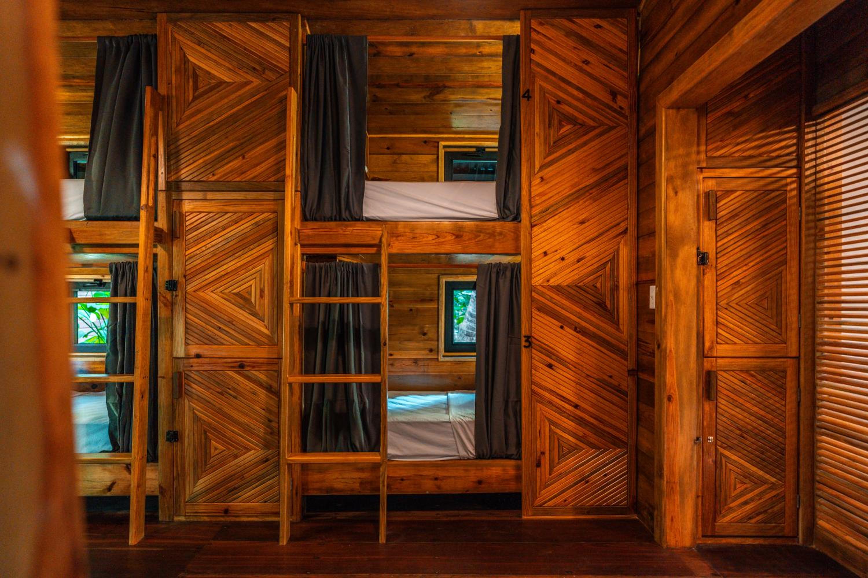 Private Cabin 8-Bed Dorm photo 2