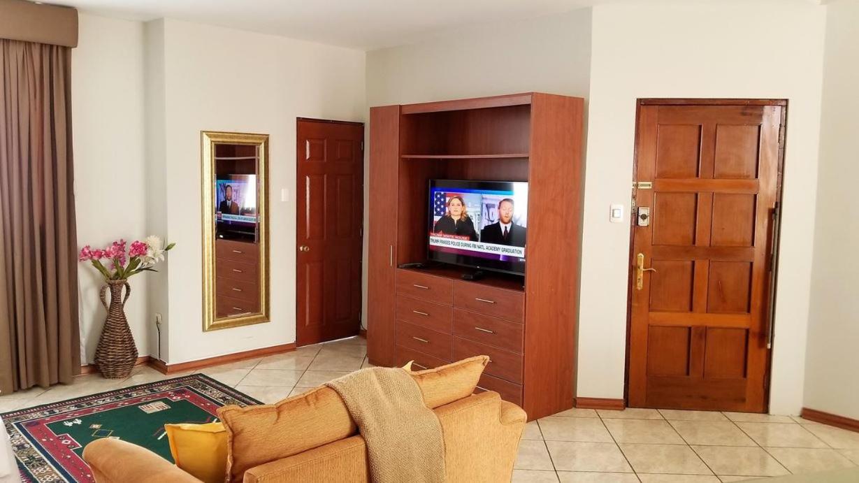 Deluxe Suite - Photo 18