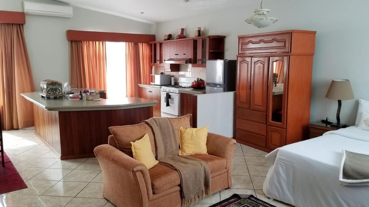 Deluxe Suite - Photo 21