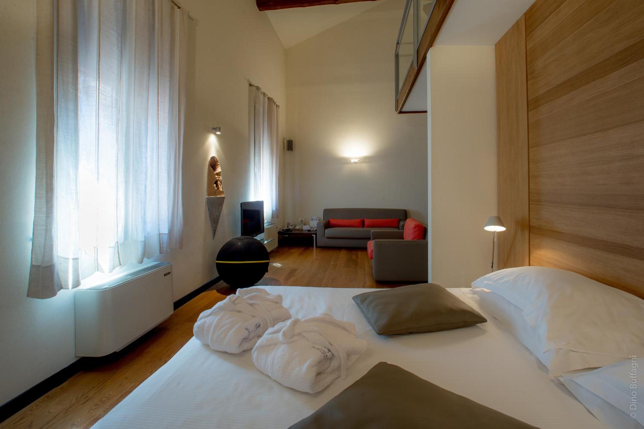 Suite Loft - Separate Building photo 3