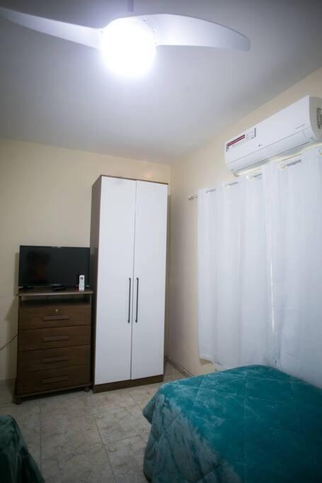 Five-Bedroom House photo 1