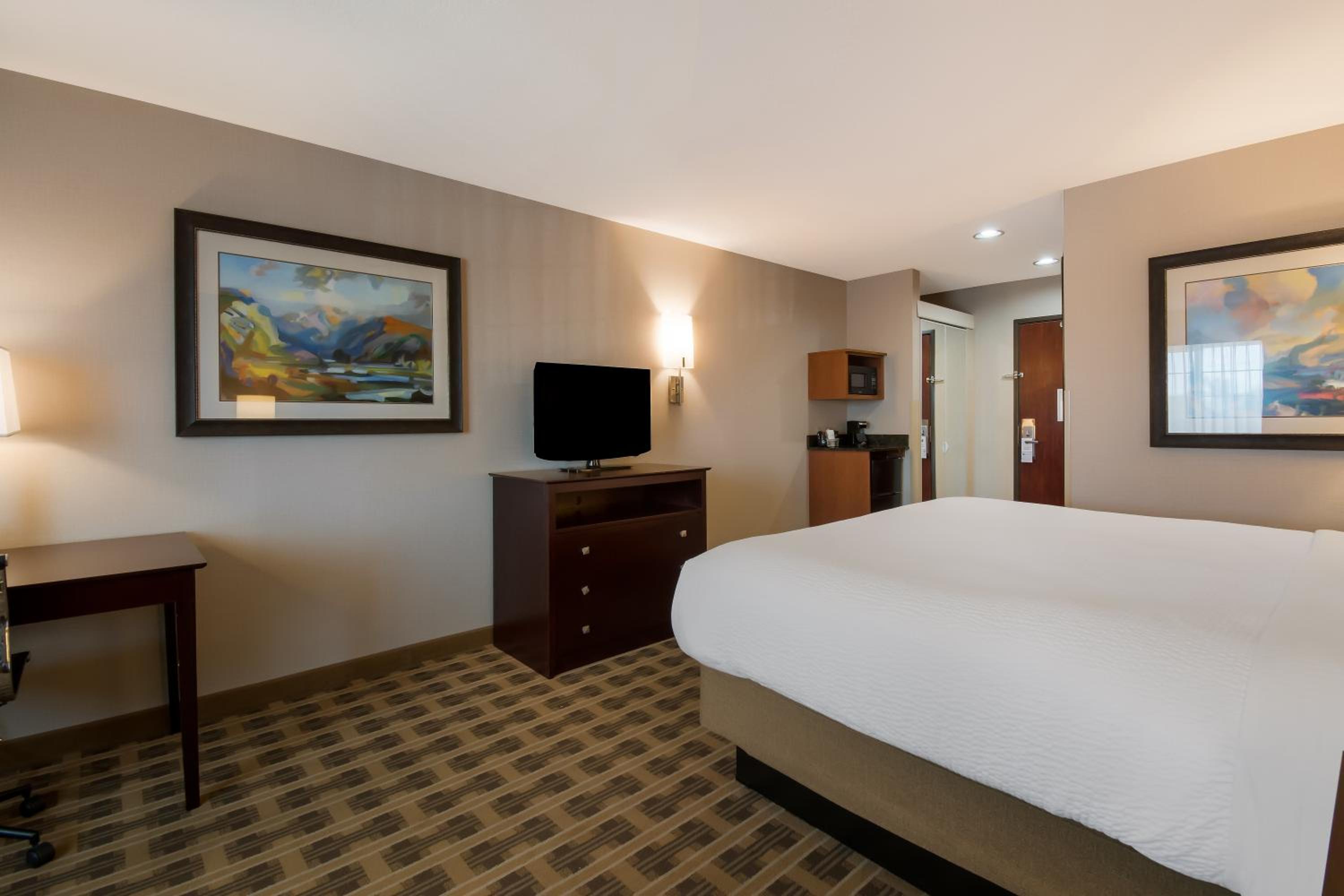 King Room - Non-Smoking photo 1