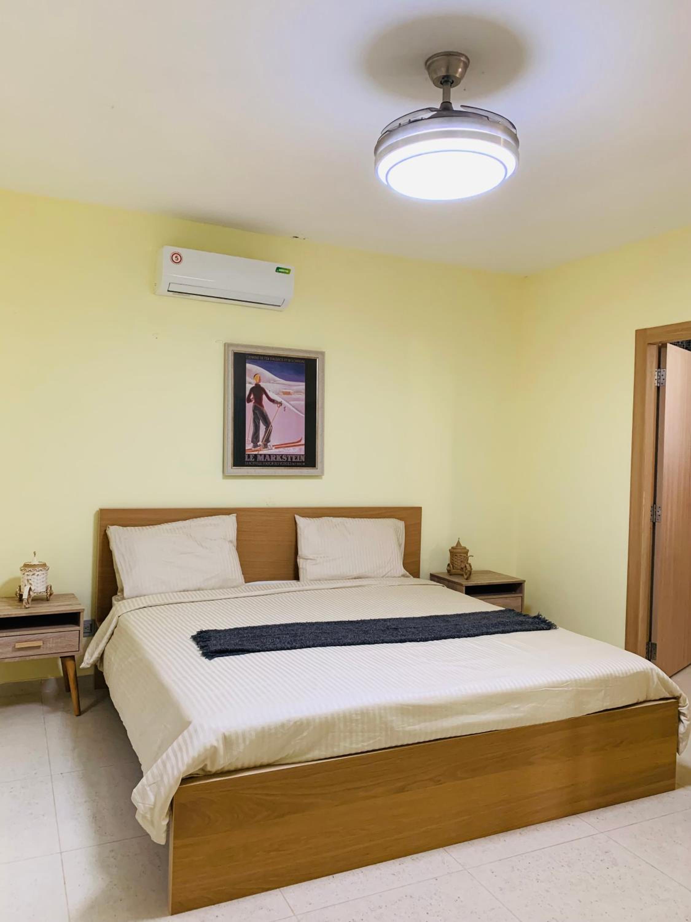 One-Bedroom House photo 1