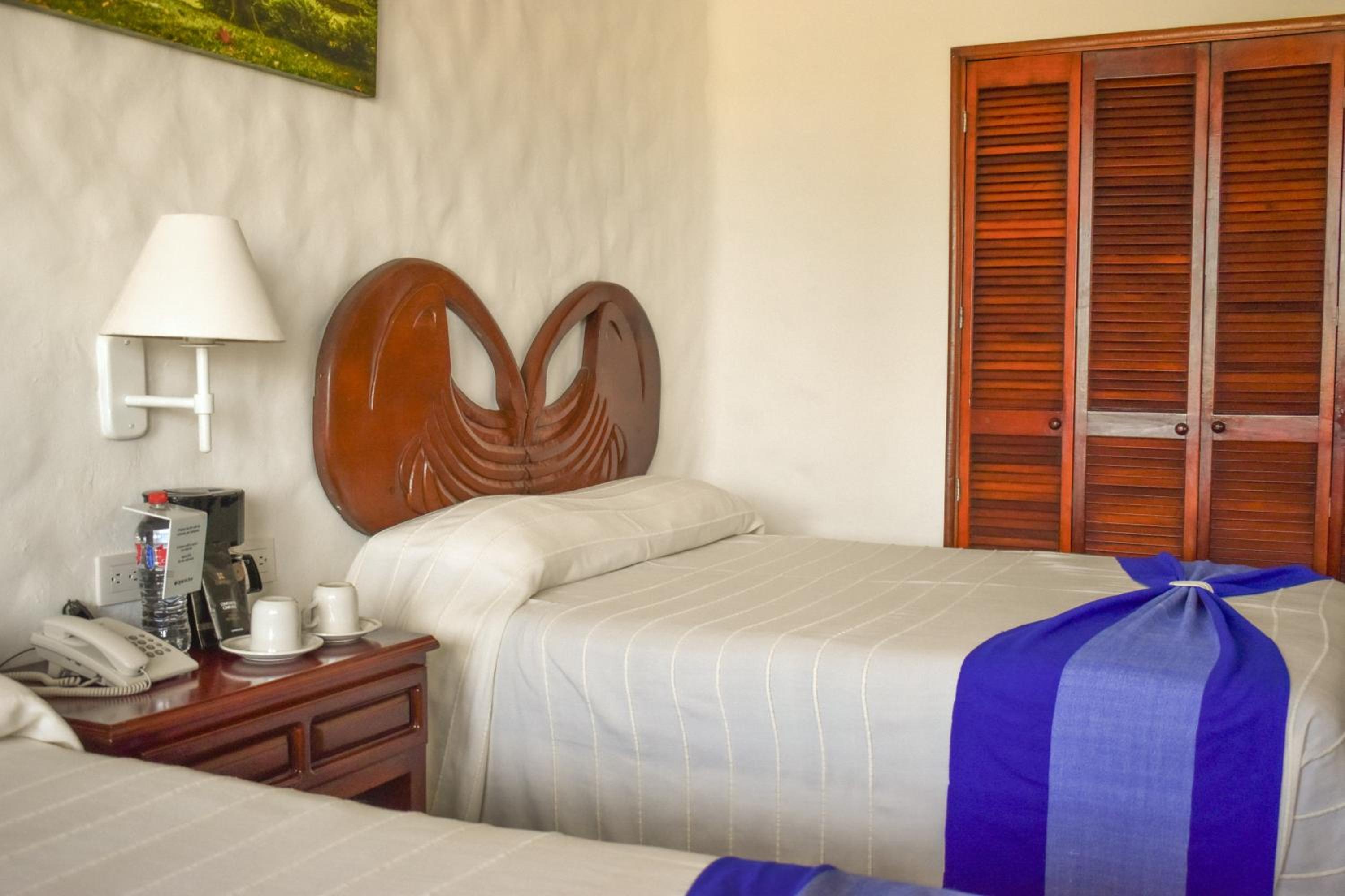 Double Room with Two Double Beds - Photo 5