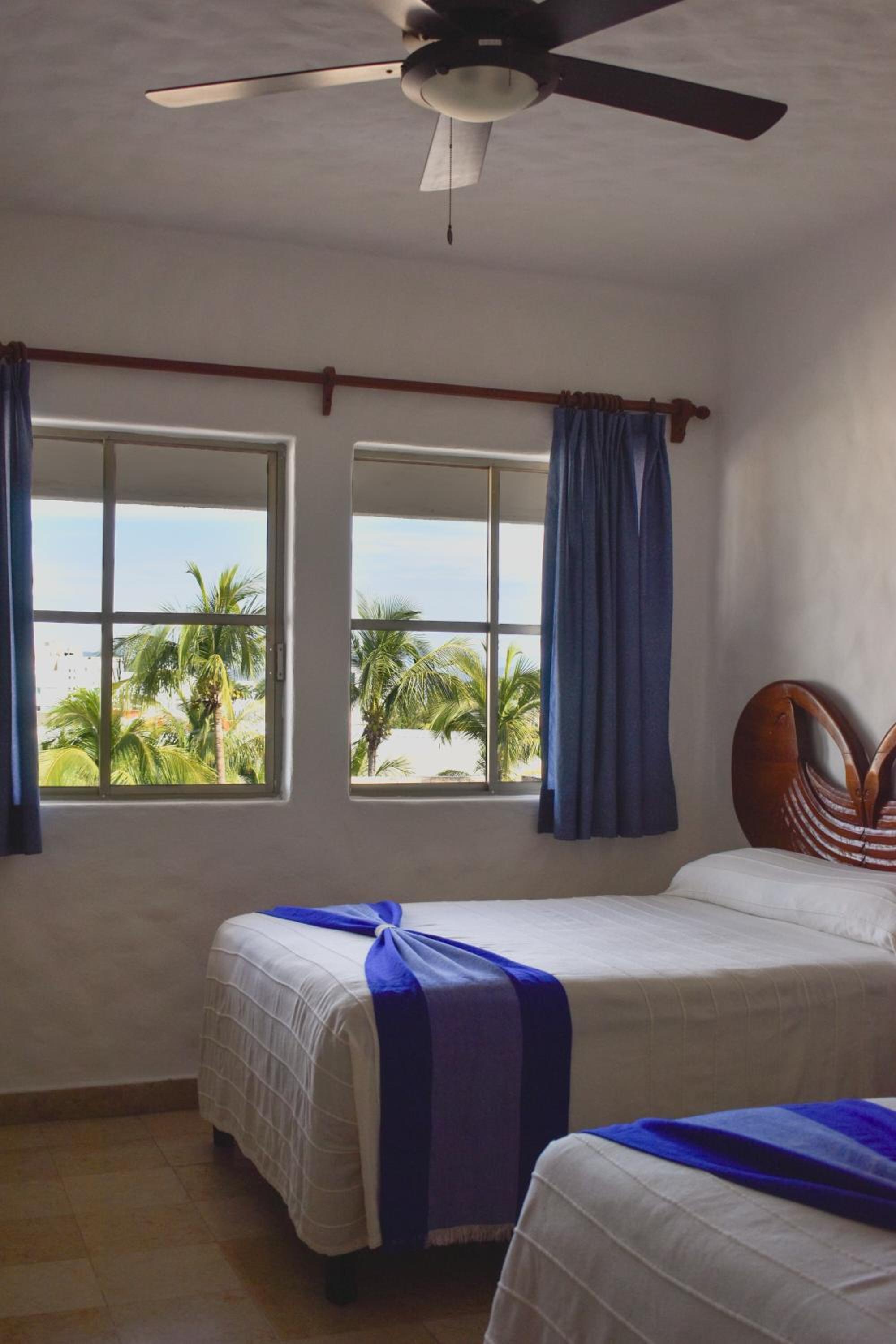 Double Room with Two Double Beds - Photo 6