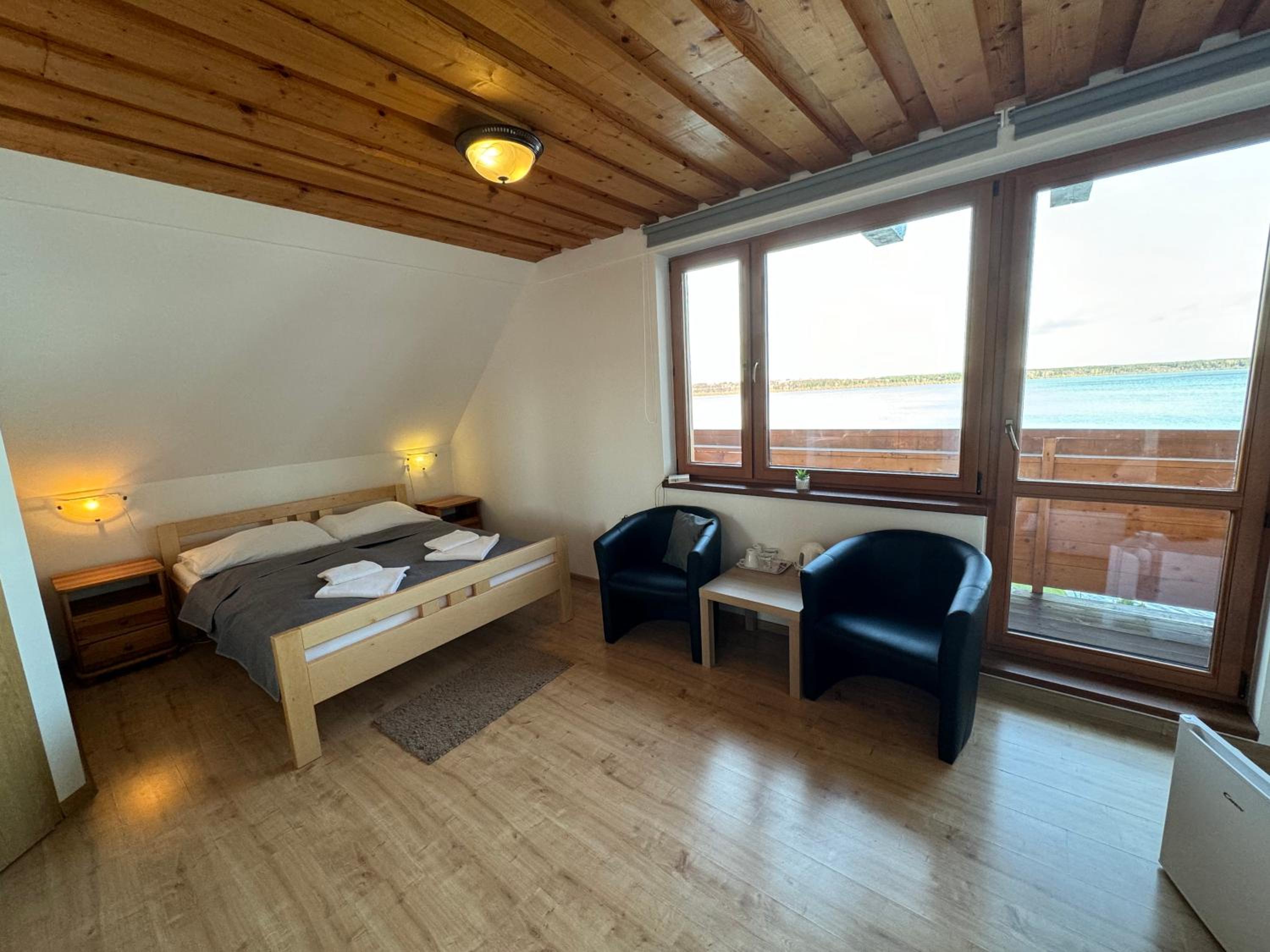 Deluxe Double Room with Balcony photo 3