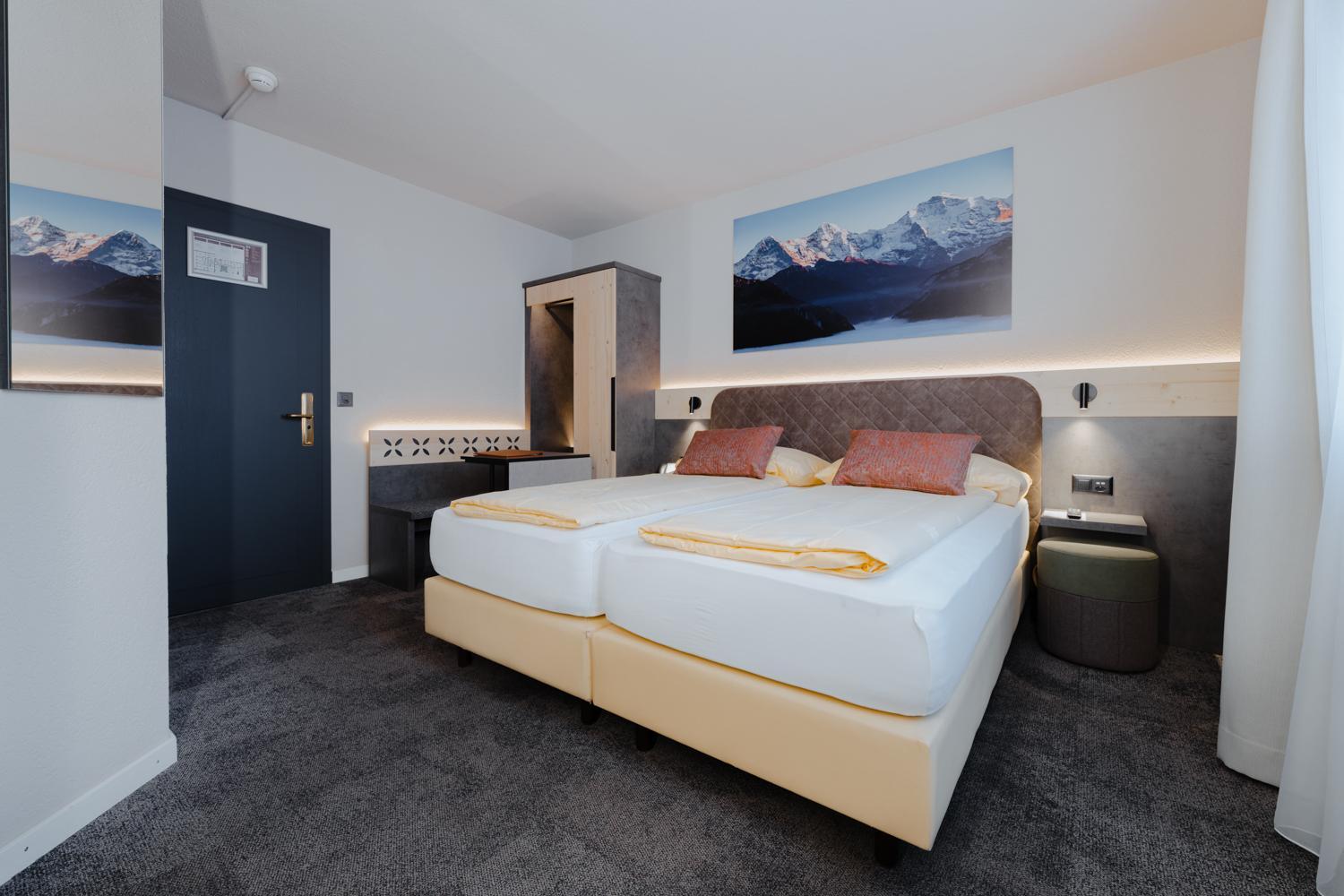 Standard Double Room - Photo 9
