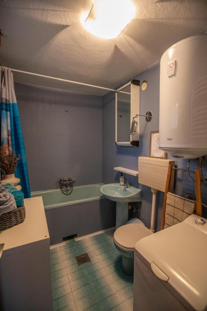 Two-Bedroom House - Photo 16
