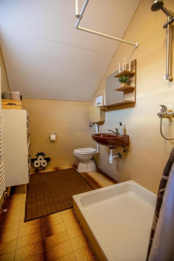 Two-Bedroom House - Photo 17