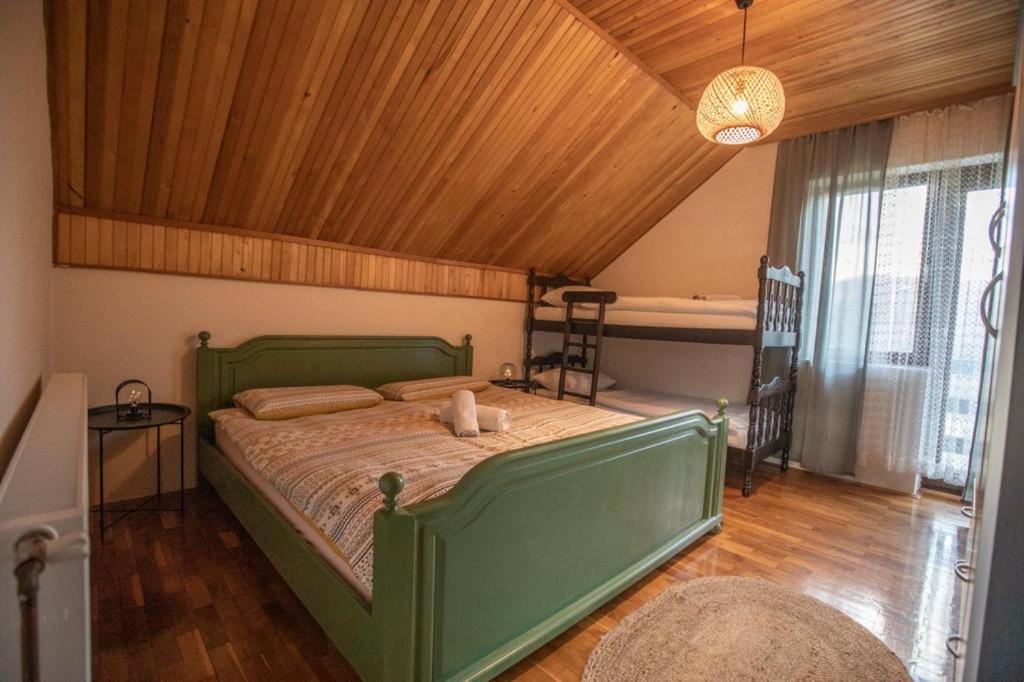 Two-Bedroom House - Photo 31