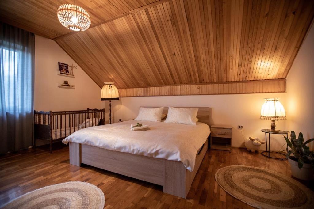 Two-Bedroom House - Photo 36