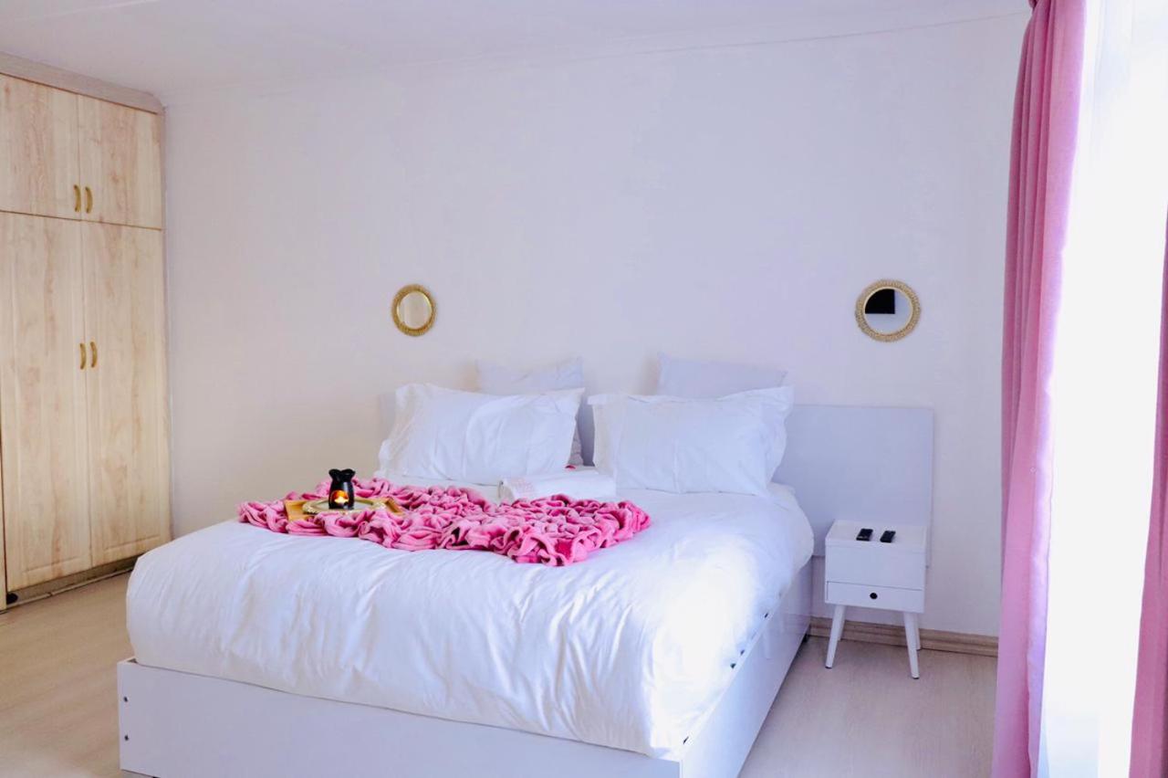 Deluxe Queen Room photo 2