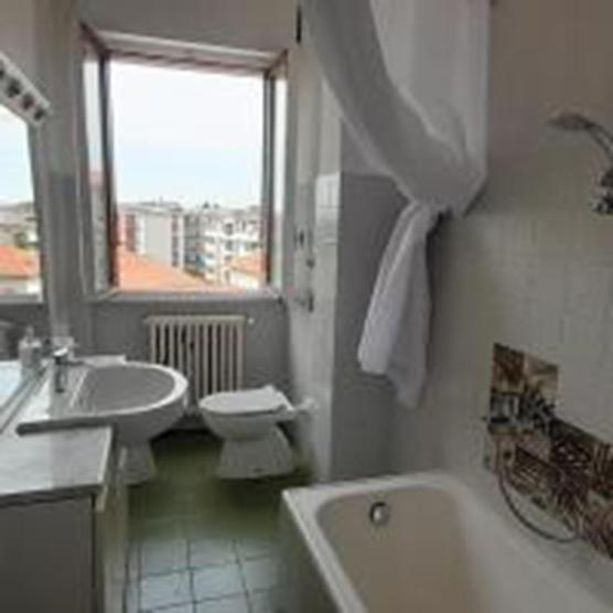 Double Room with Shared Bathroom photo 2