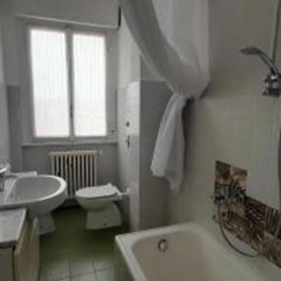 Double Room with Shared Bathroom photo 3