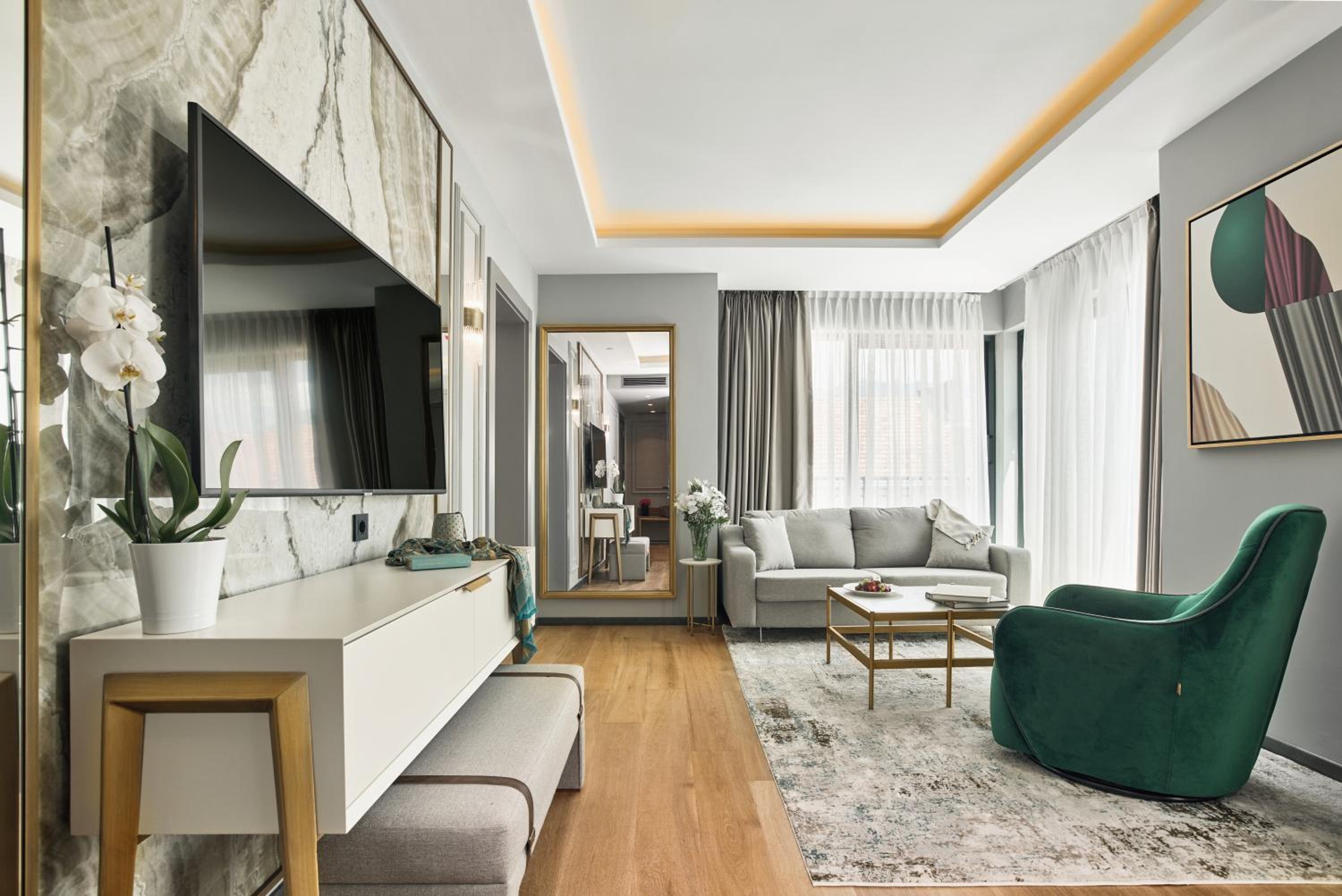 Suite with Side Sea View - Photo 1