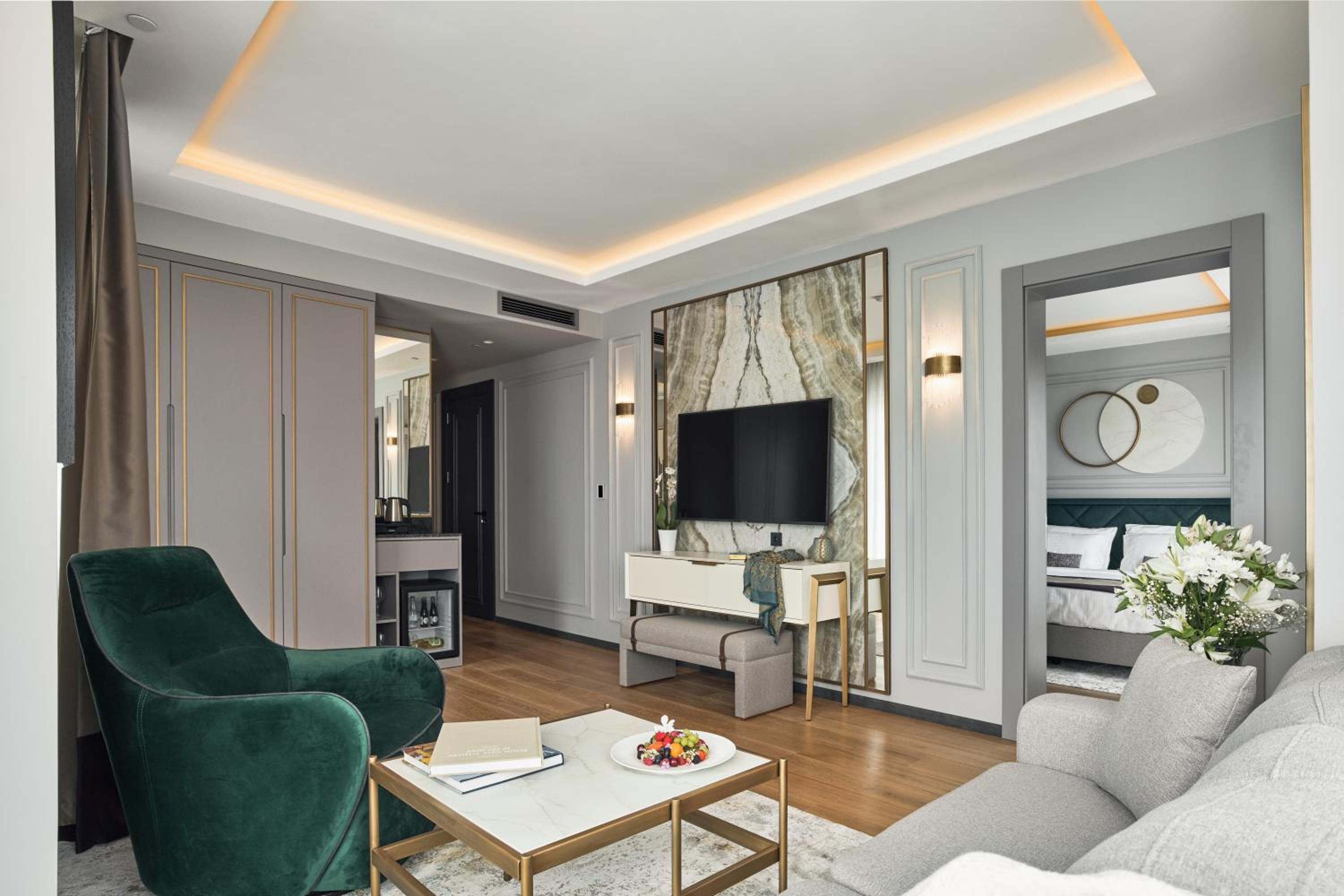 Suite with Side Sea View - Photo 5