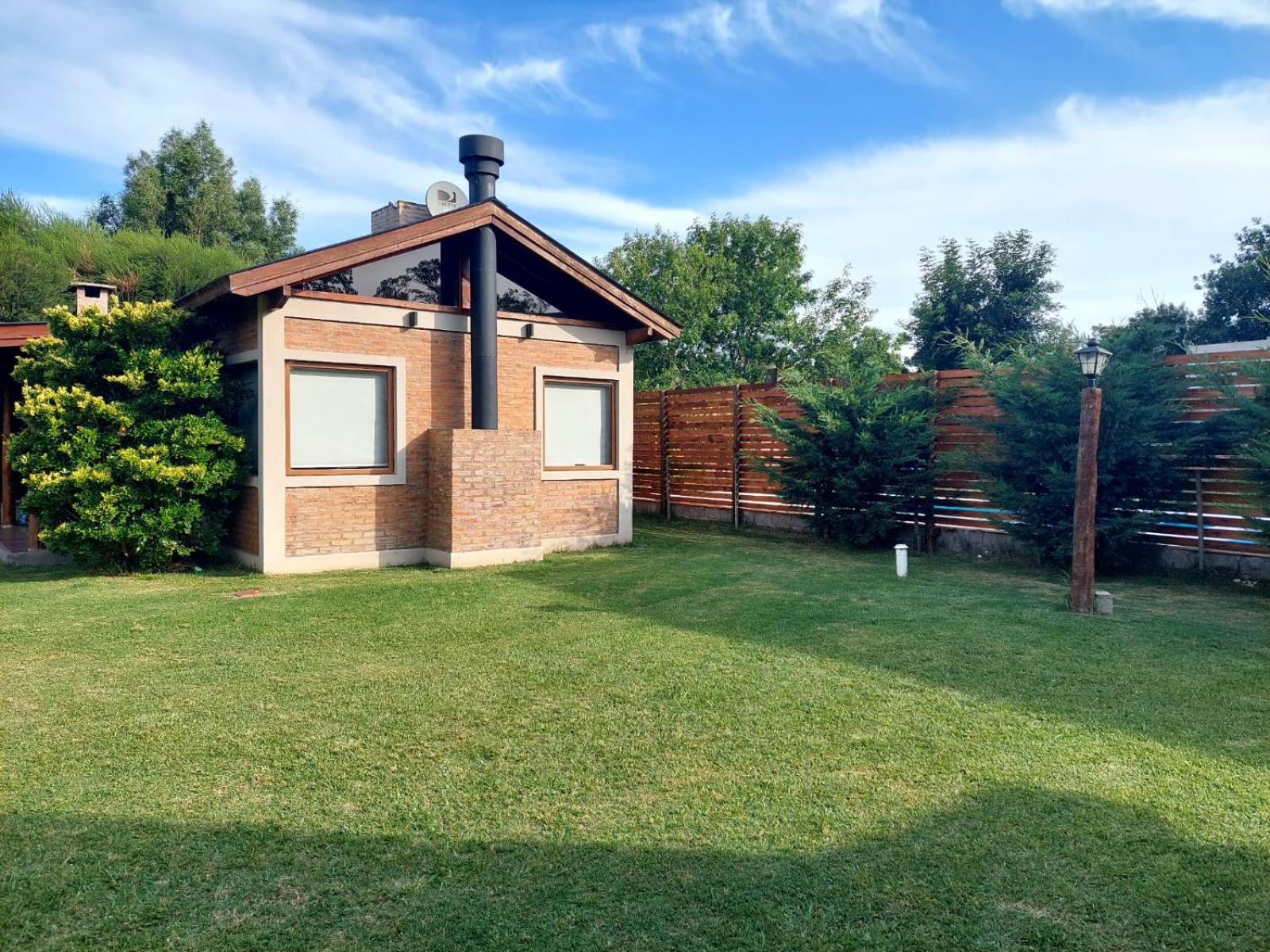 Deluxe Bungalow photo 2